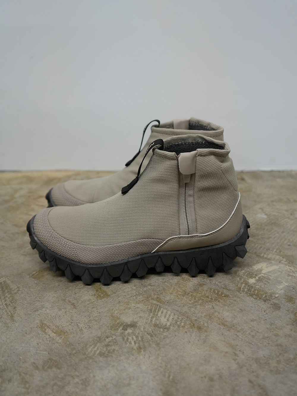 SNOWCLOG MID(Feather Gray / Feather Gray / Black)