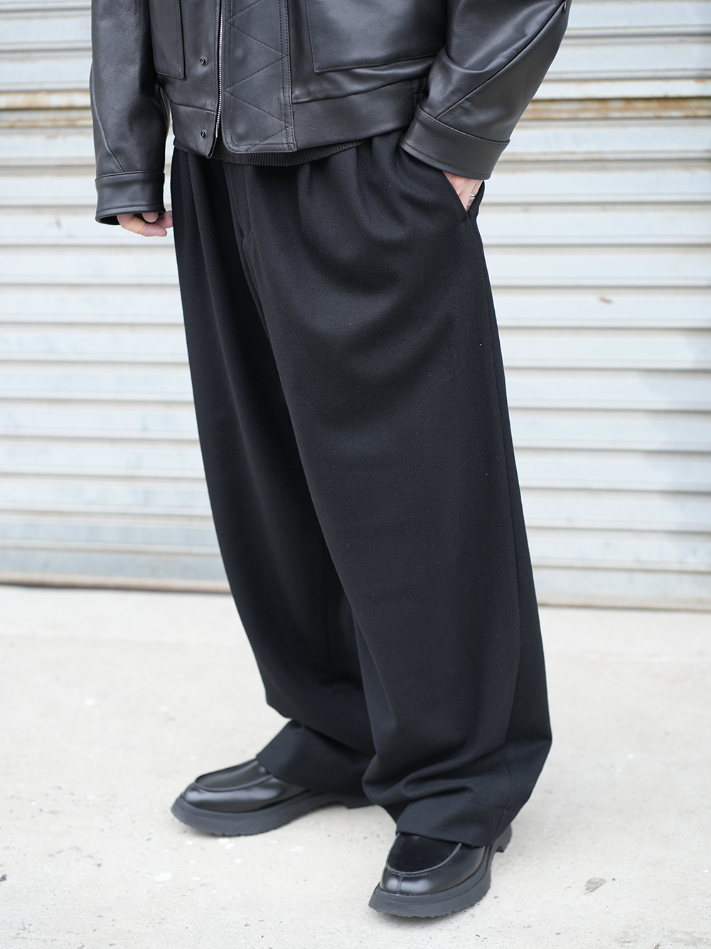 3TUCK SLACKS(BLACK)