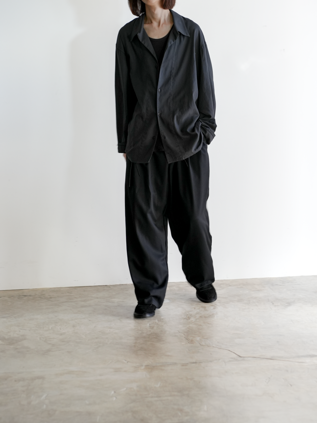 WOOL GABARDINE WIDE EASY PANTS