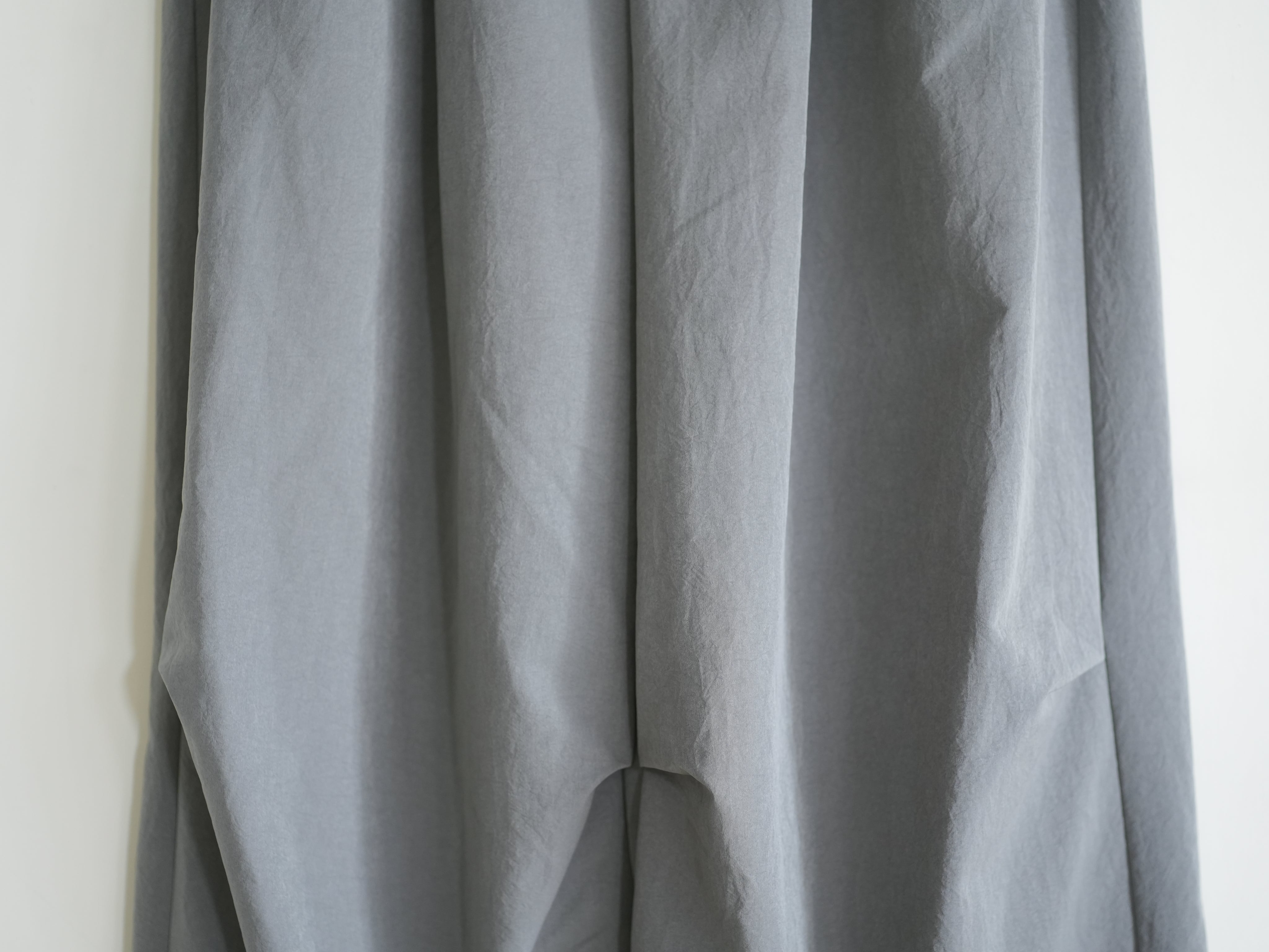 SMOOTH TAFTA DRAPE TUCK PANTS