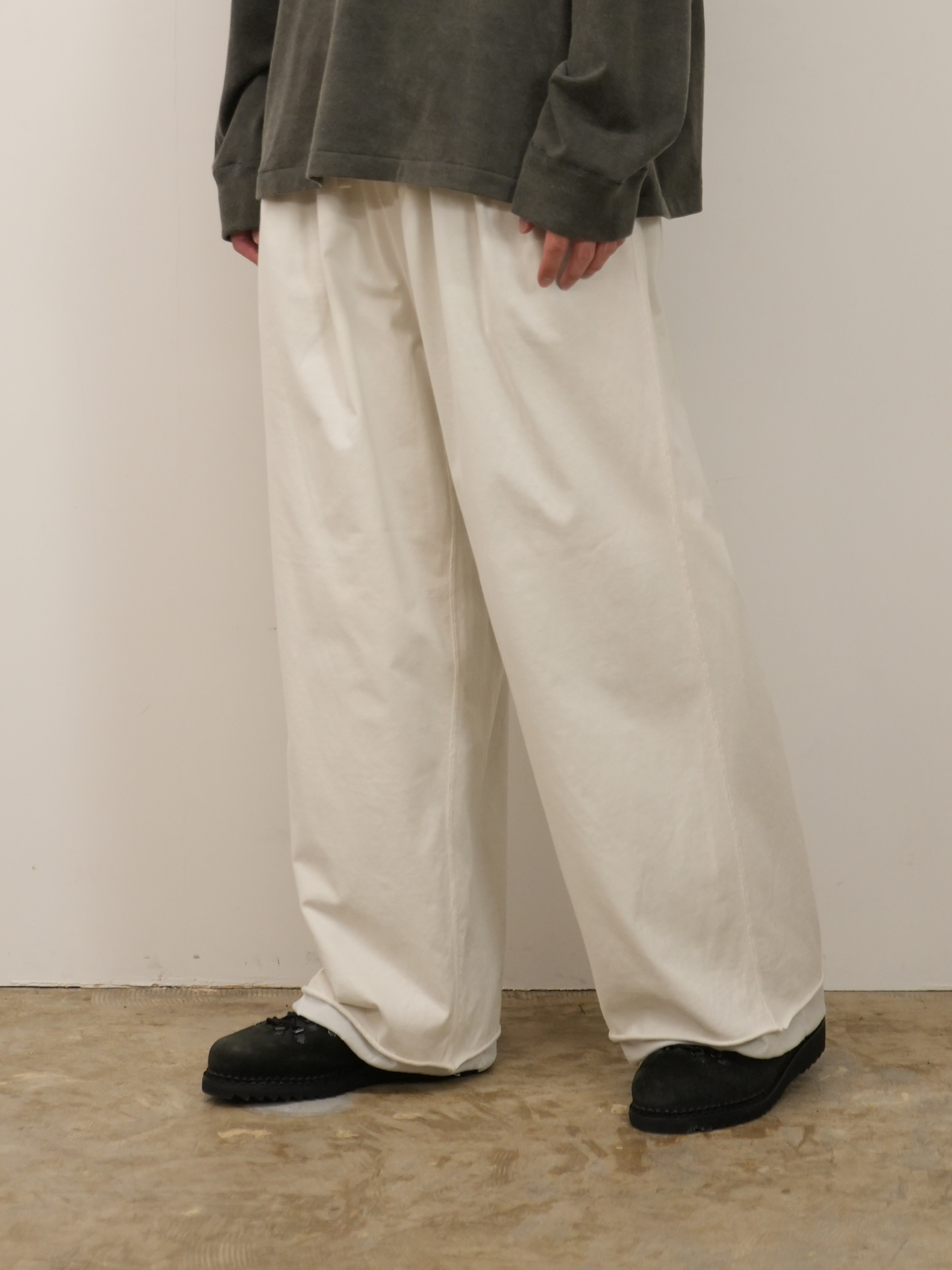 DRAPE WIDE EASY CUT SLACKS(WHITE)