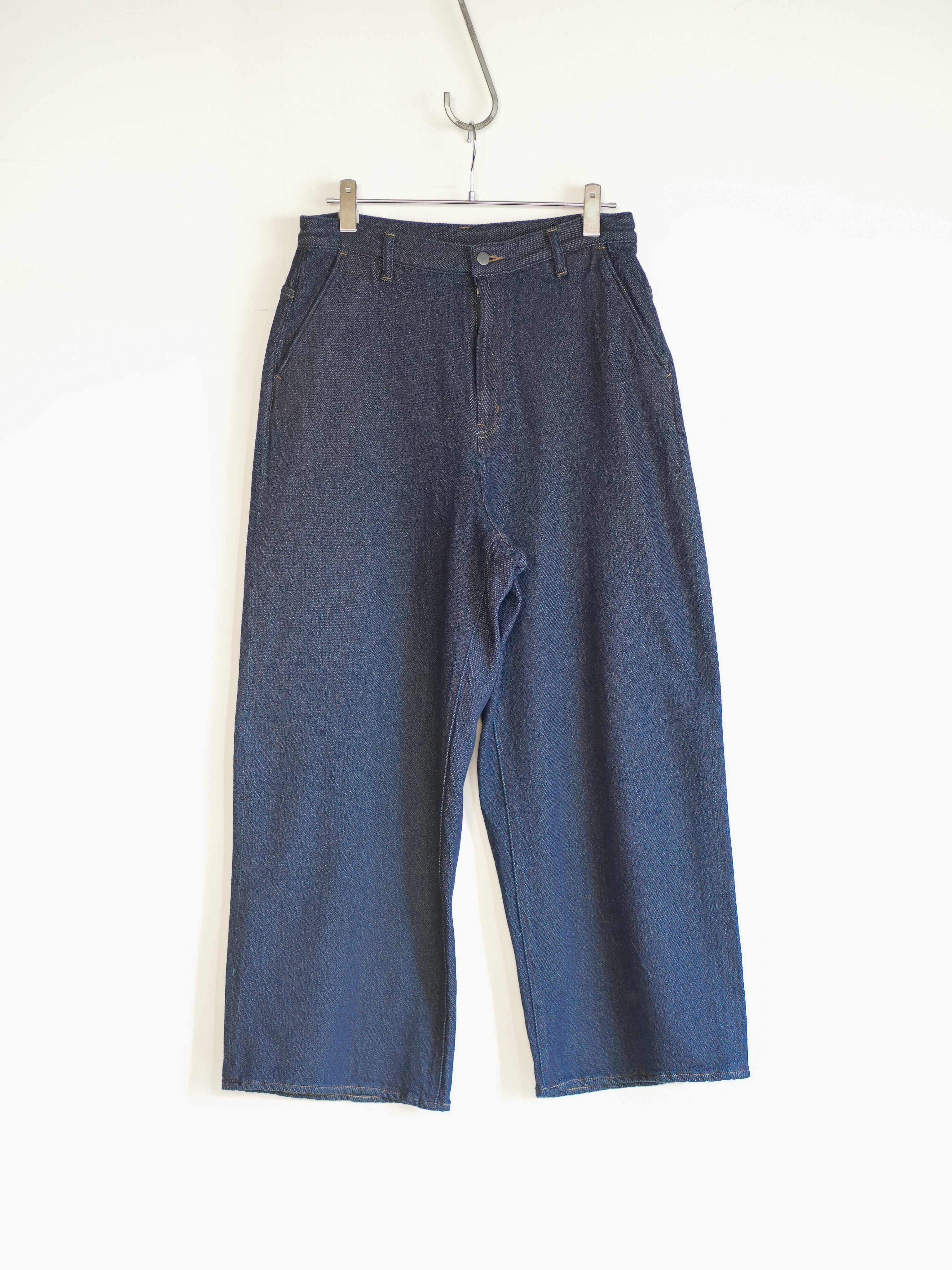 LOOSE DENIM PANTS