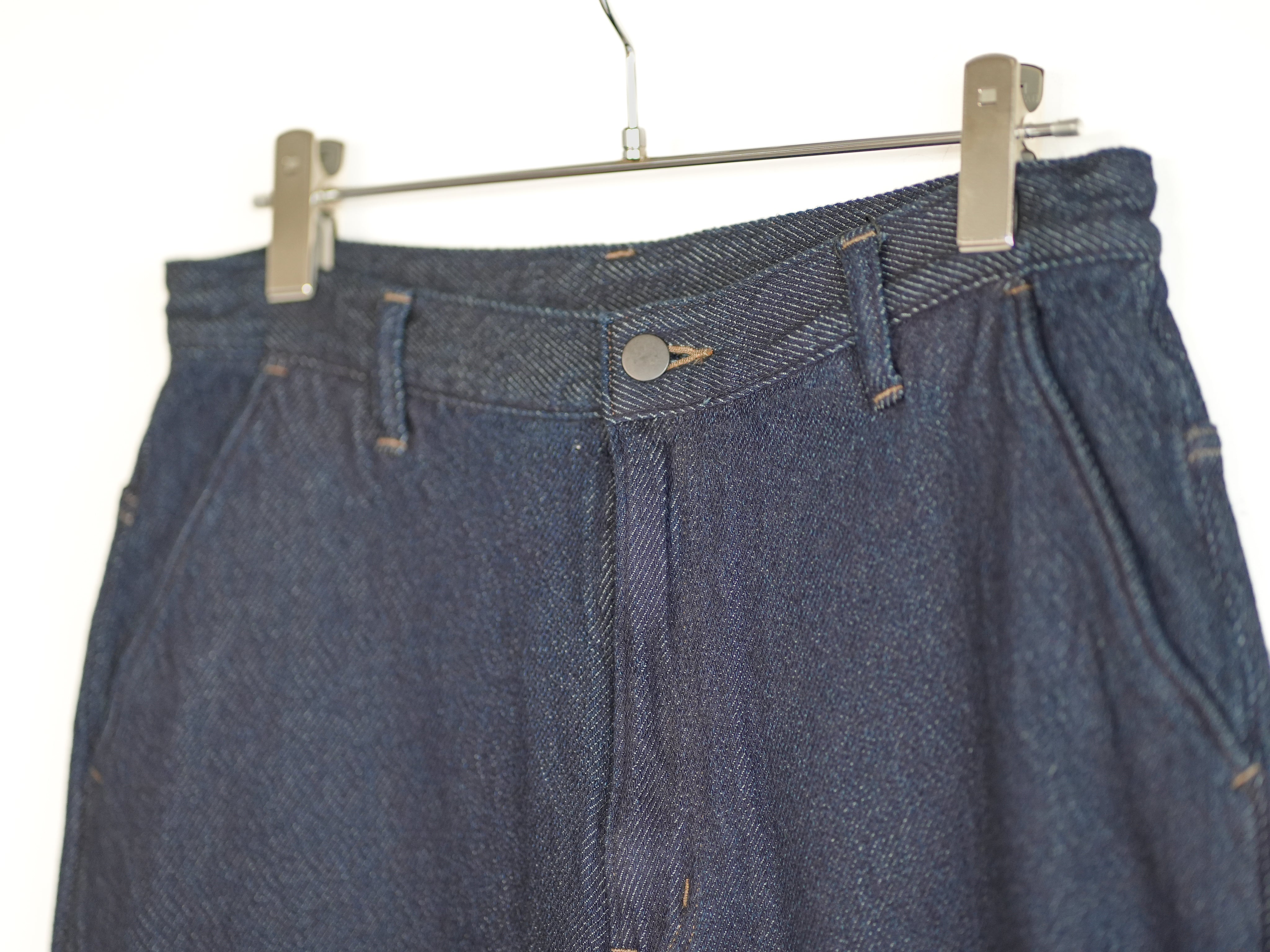 LOOSE DENIM PANTS