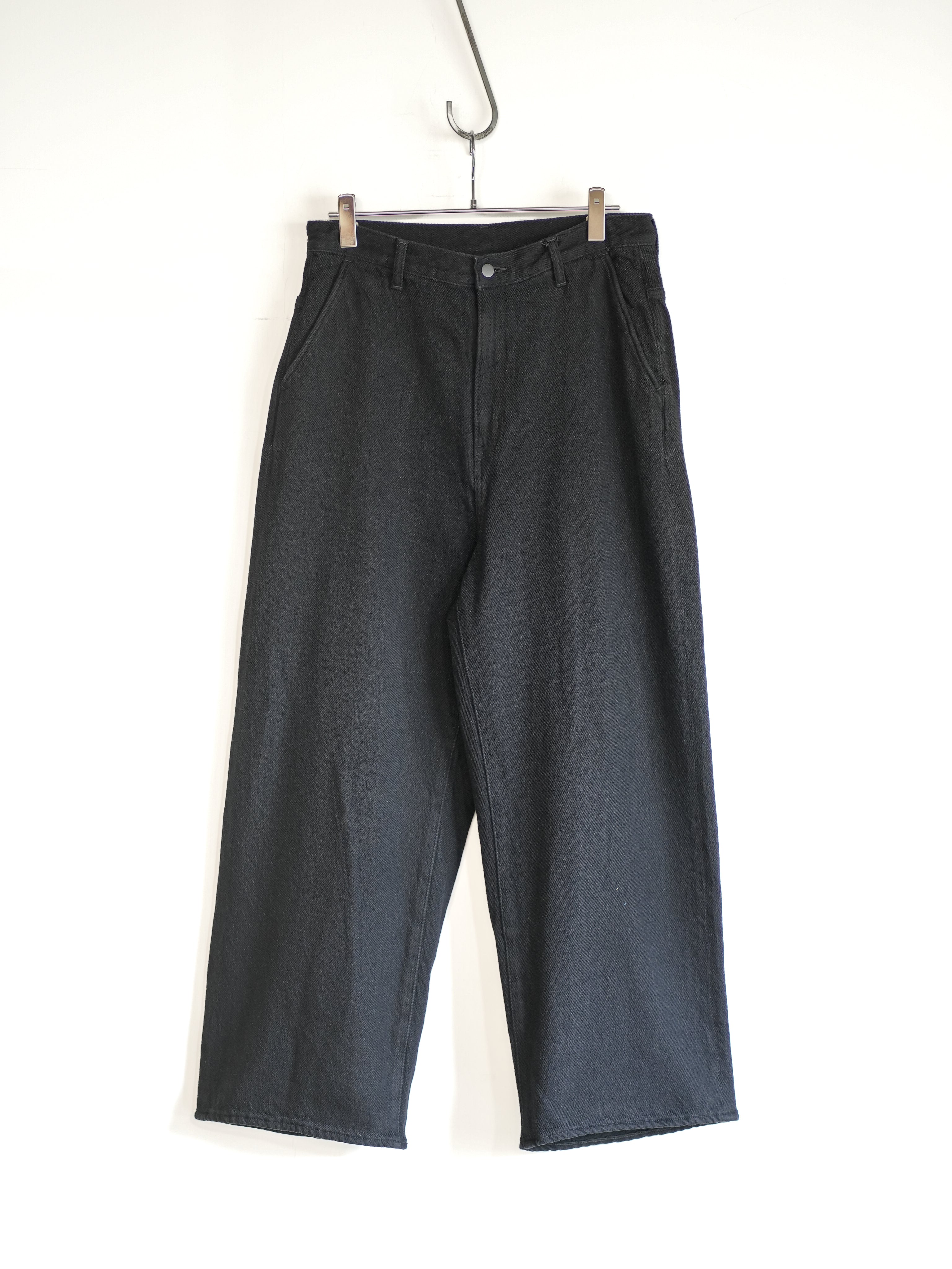 LOOSE DENIM PANTS