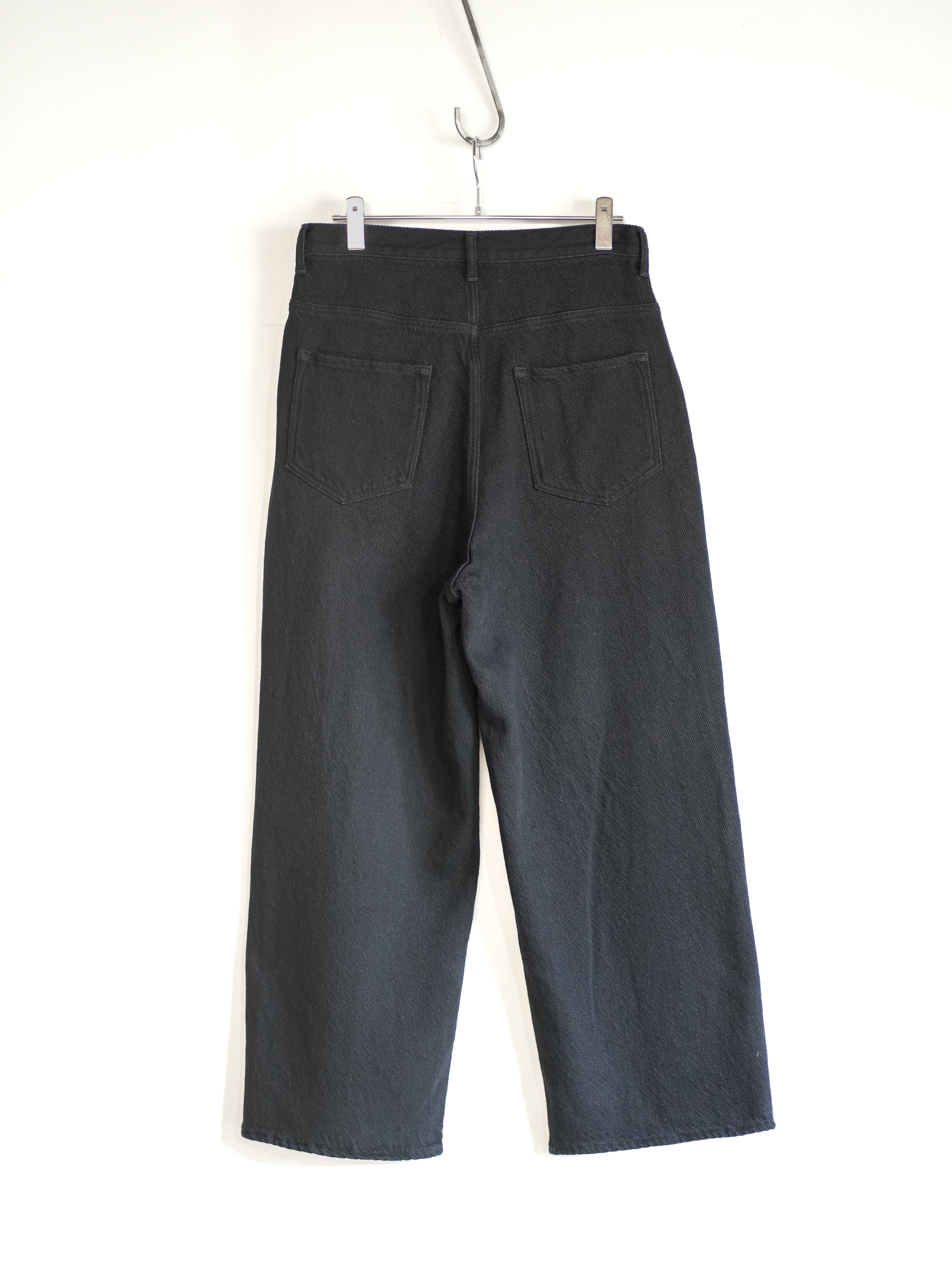 LOOSE DENIM PANTS