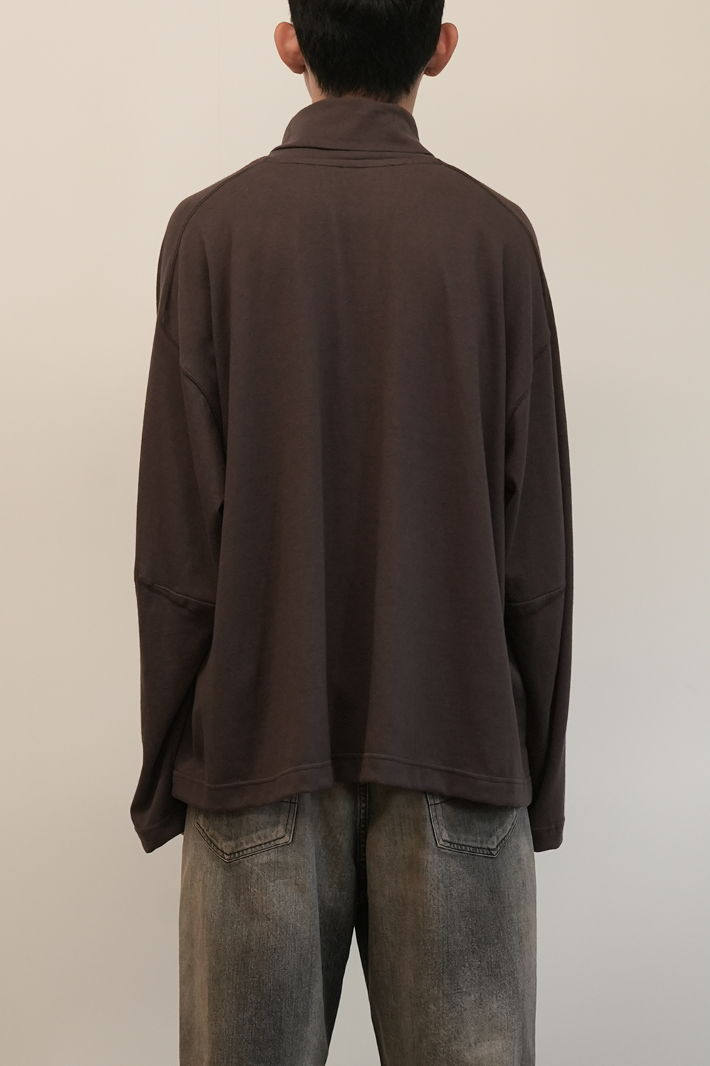 C/R OVER TURTLE NECK LS T-SHIRT(BROWN)