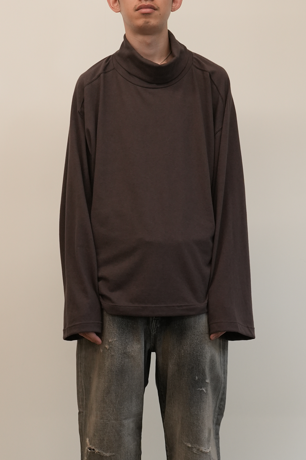 C/R OVER TURTLE NECK LS T-SHIRT(BROWN)