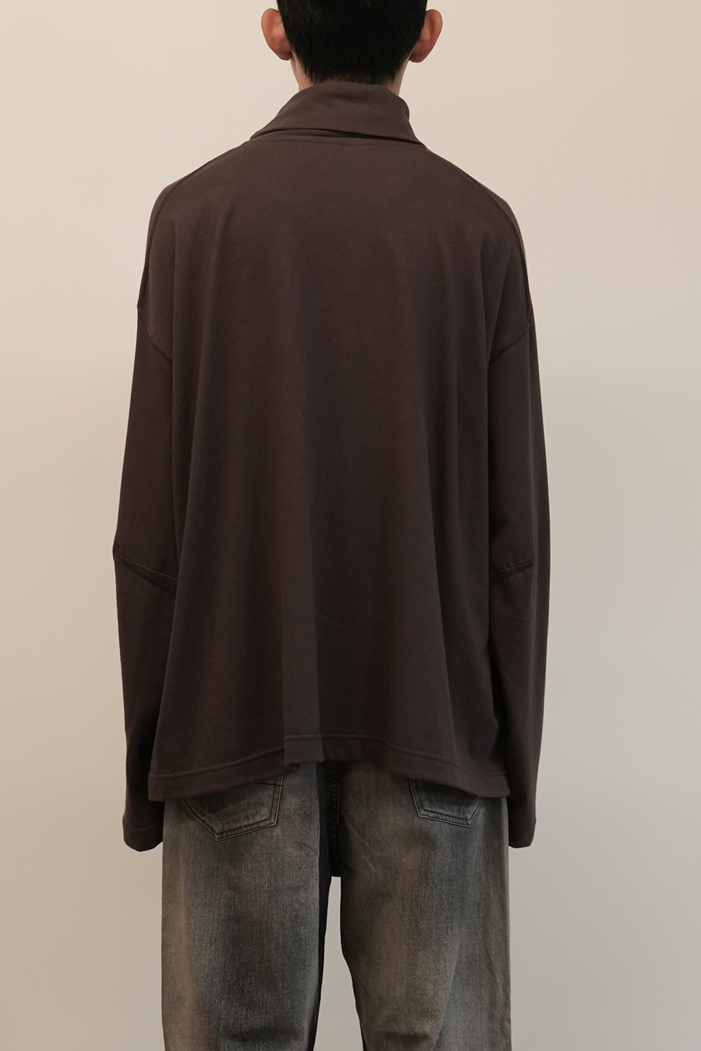 C/R OVER TURTLE NECK LS T-SHIRT(BROWN)