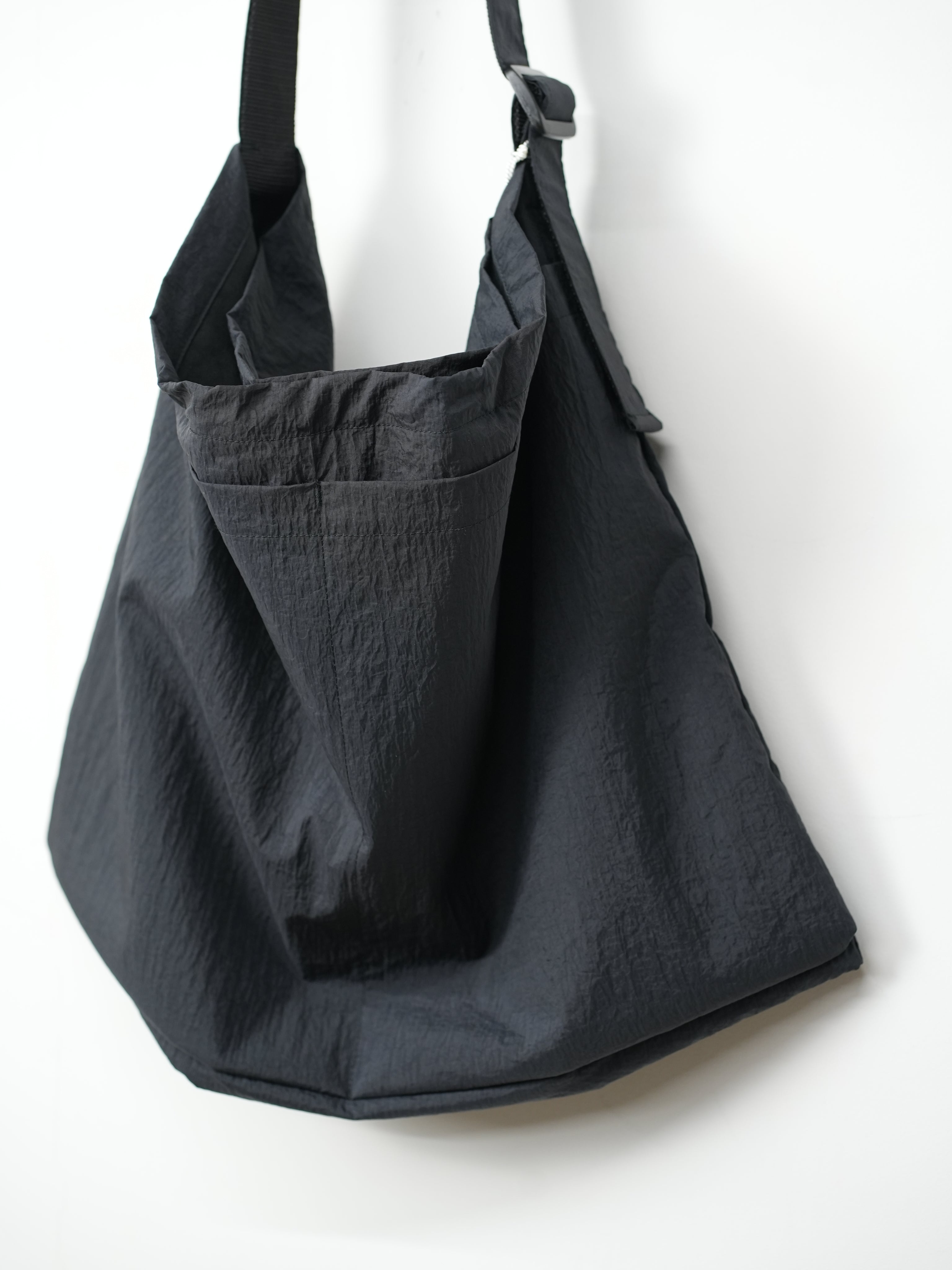 SHRINK TAFFETA US HELMET BAG