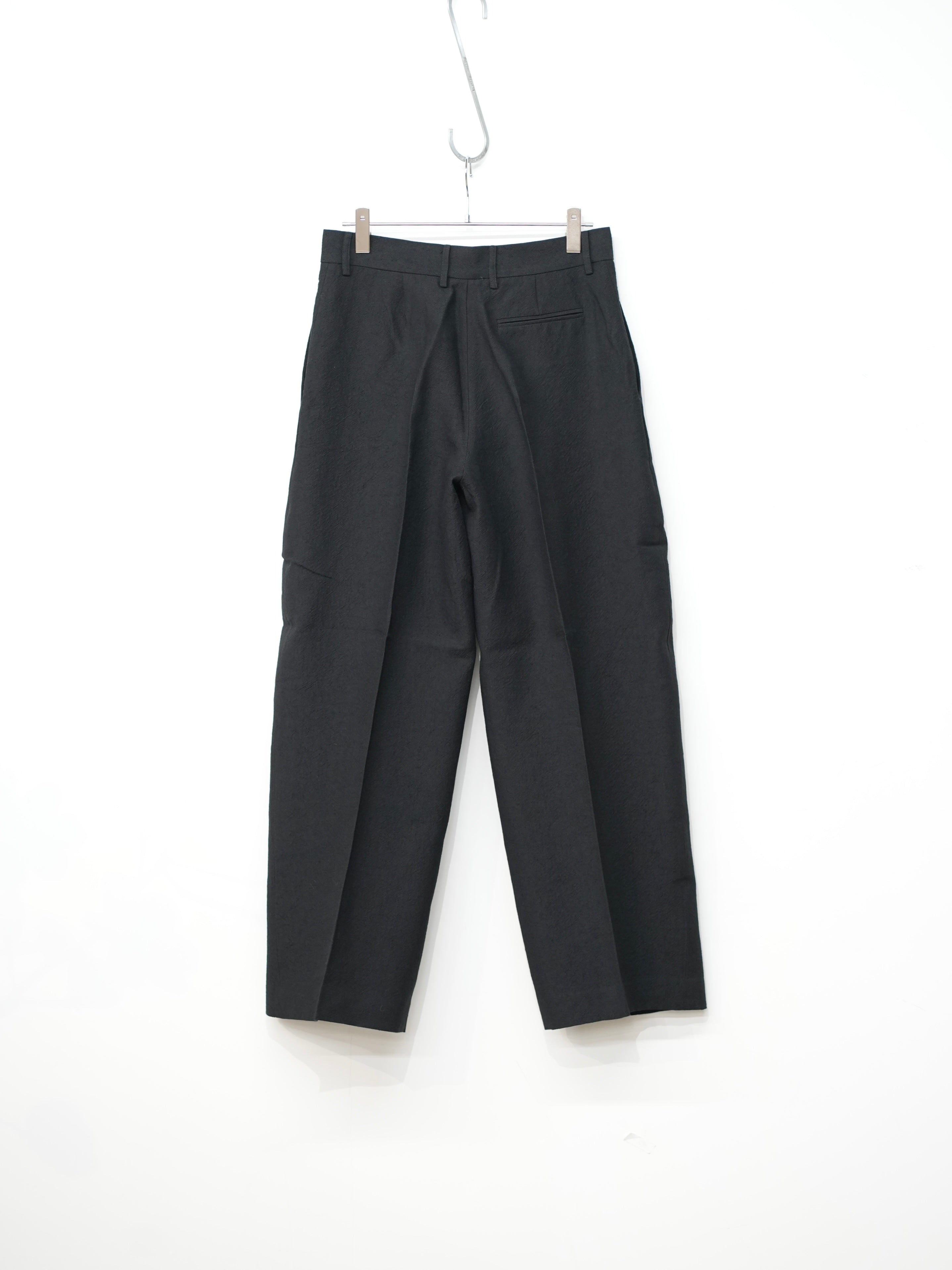 DOUBLE PLEATED WIDE TROUSERS(Black)