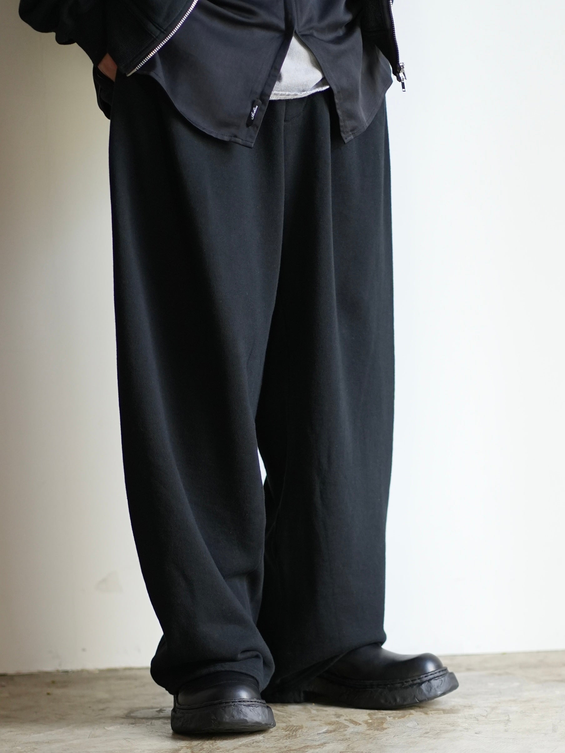 3TUCK SWEAT PANTS
