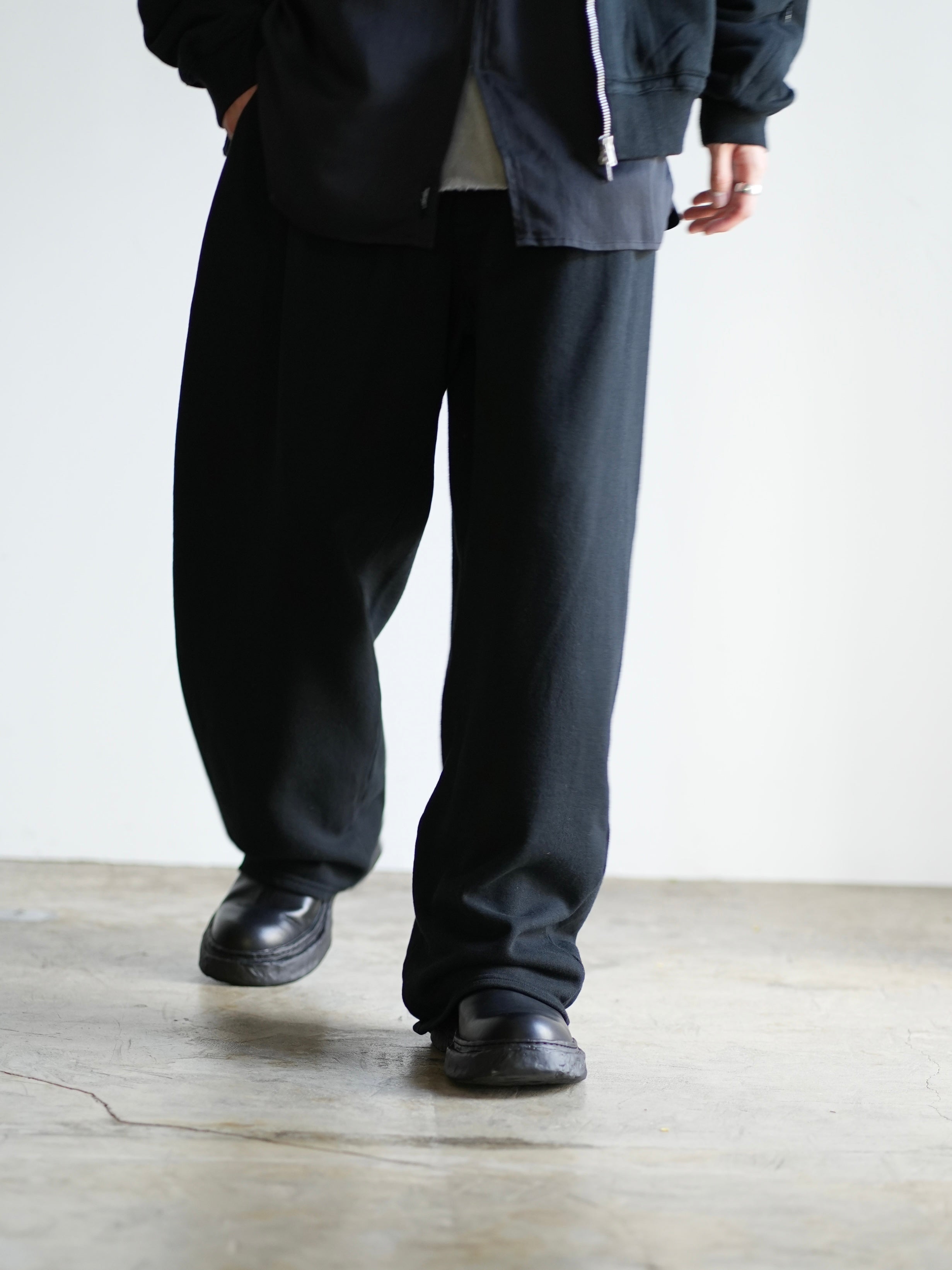 3TUCK SWEAT PANTS