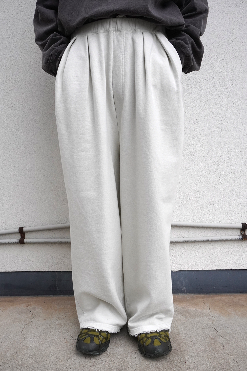 TUCK SWEAT PANTS(WHITE)