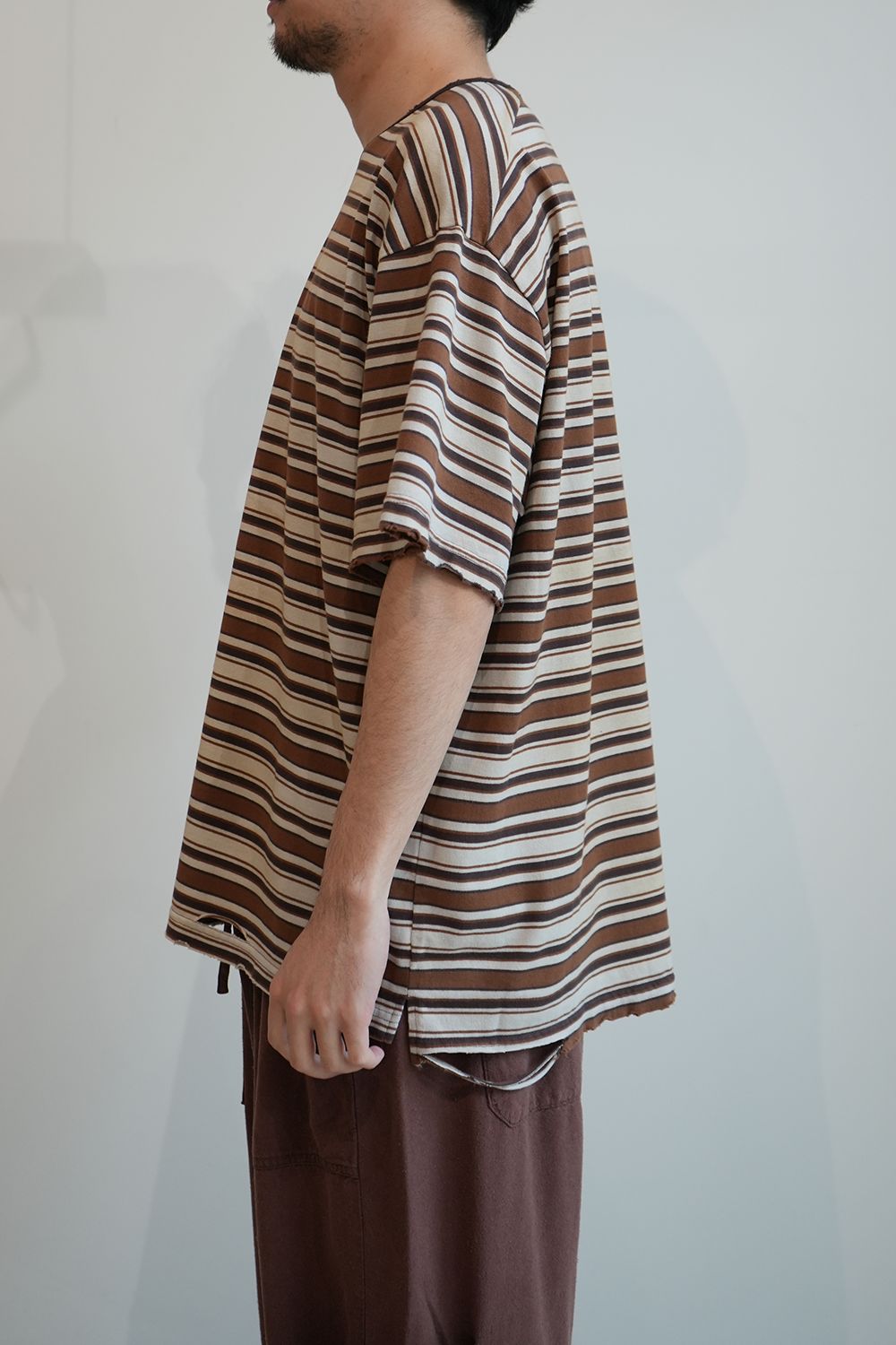 MULTI BORDER T-SHIRT(BROWN)