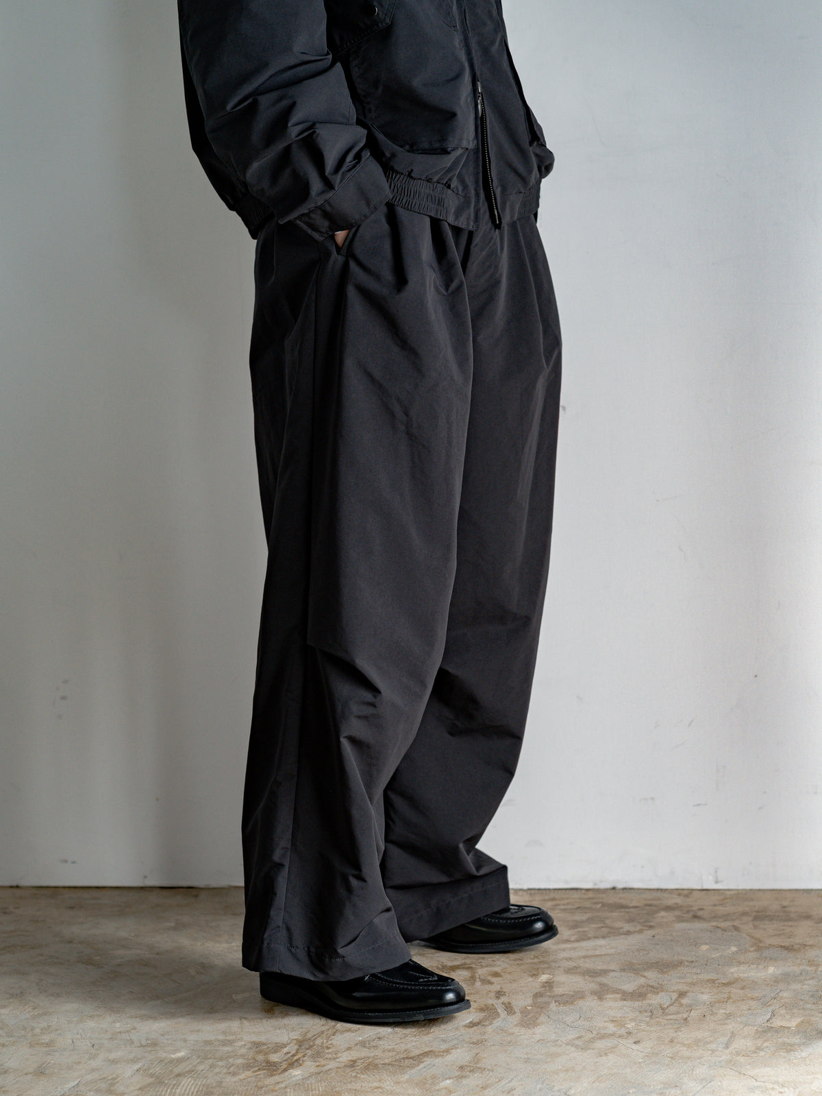 【予約販売】UTILITY DRAPE TUCK PANTS ex. etoqk