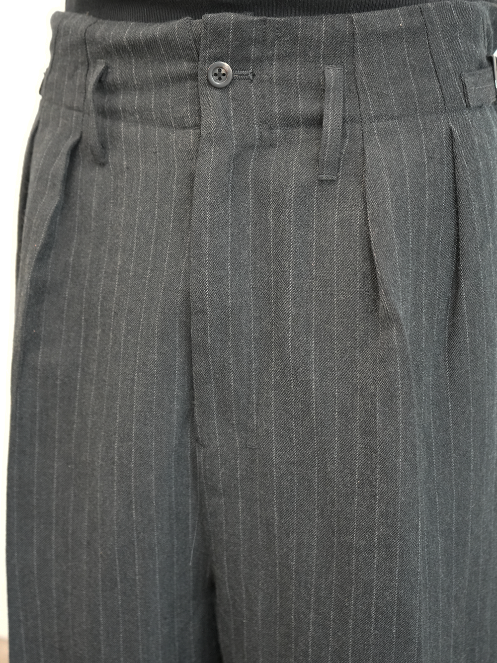 STRIPE WOOL WIDE SLACKS(GRAY)