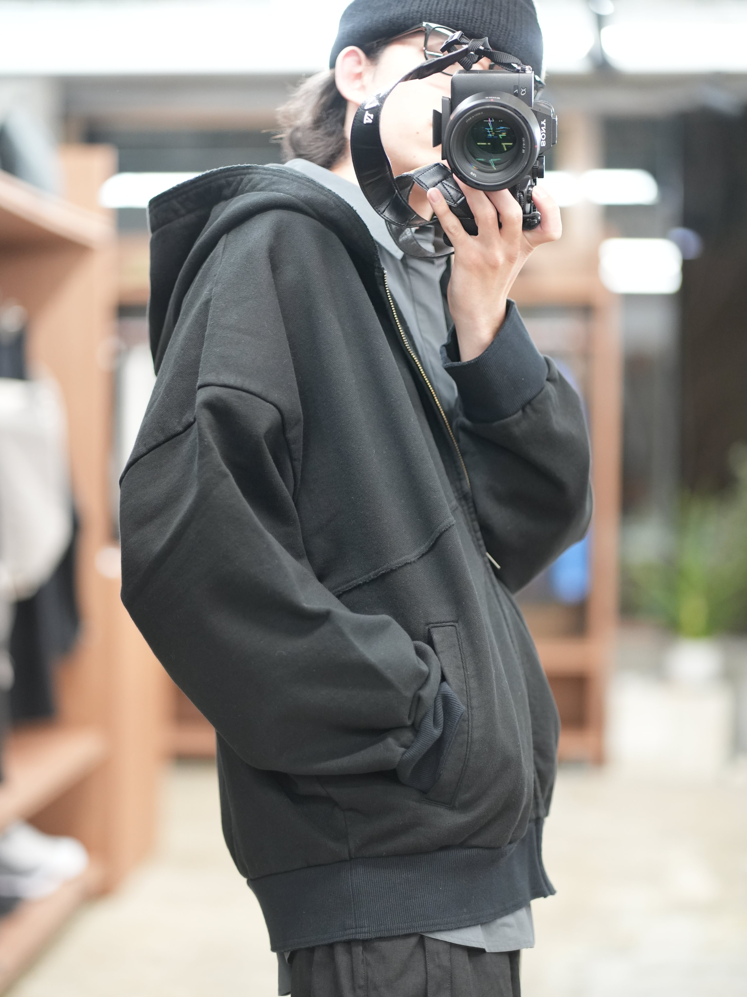 CUT OFF ZIP HOODIE