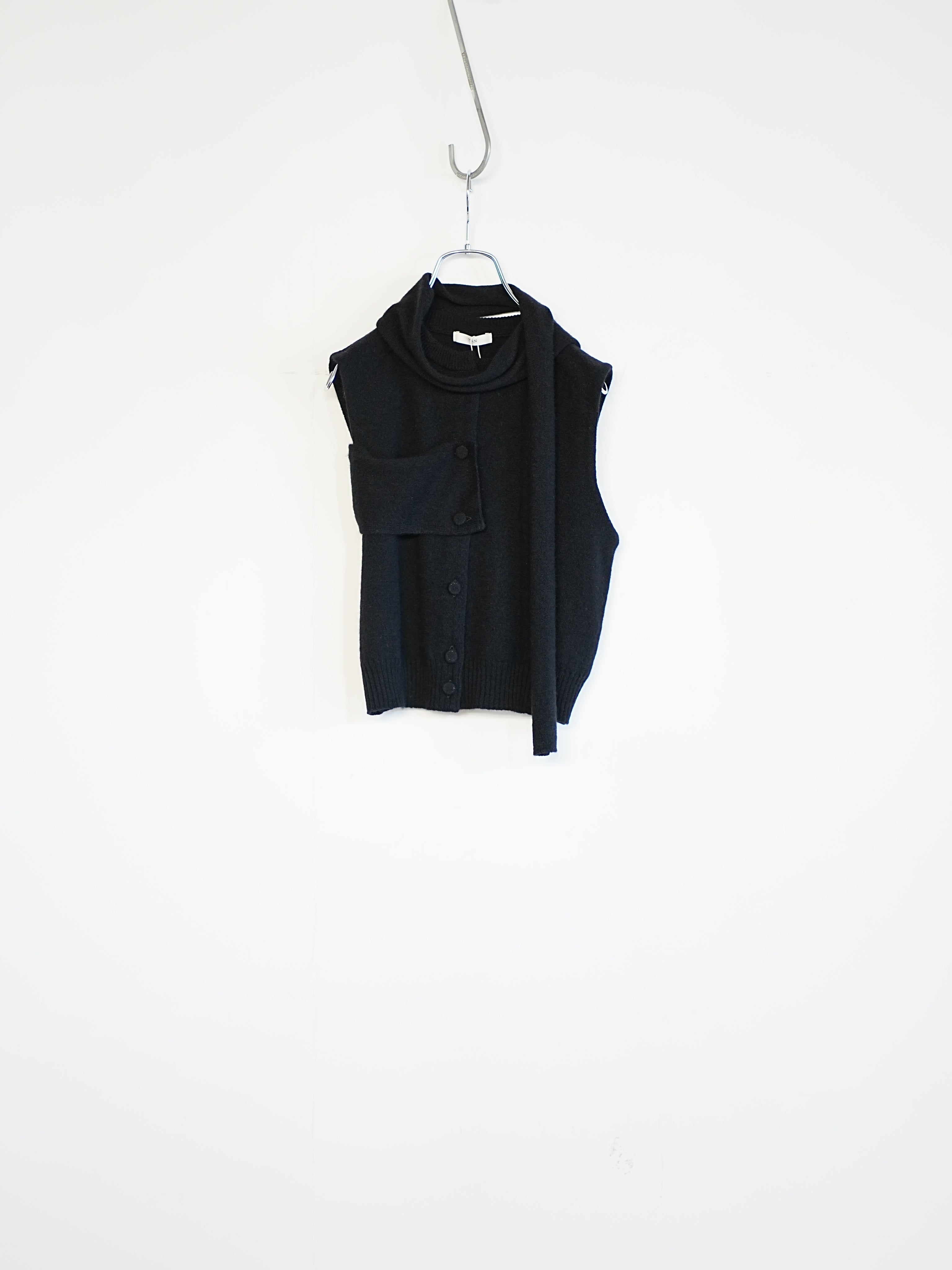 CASHMERE STRIPED KNIT VEST WITH LONG SCARF