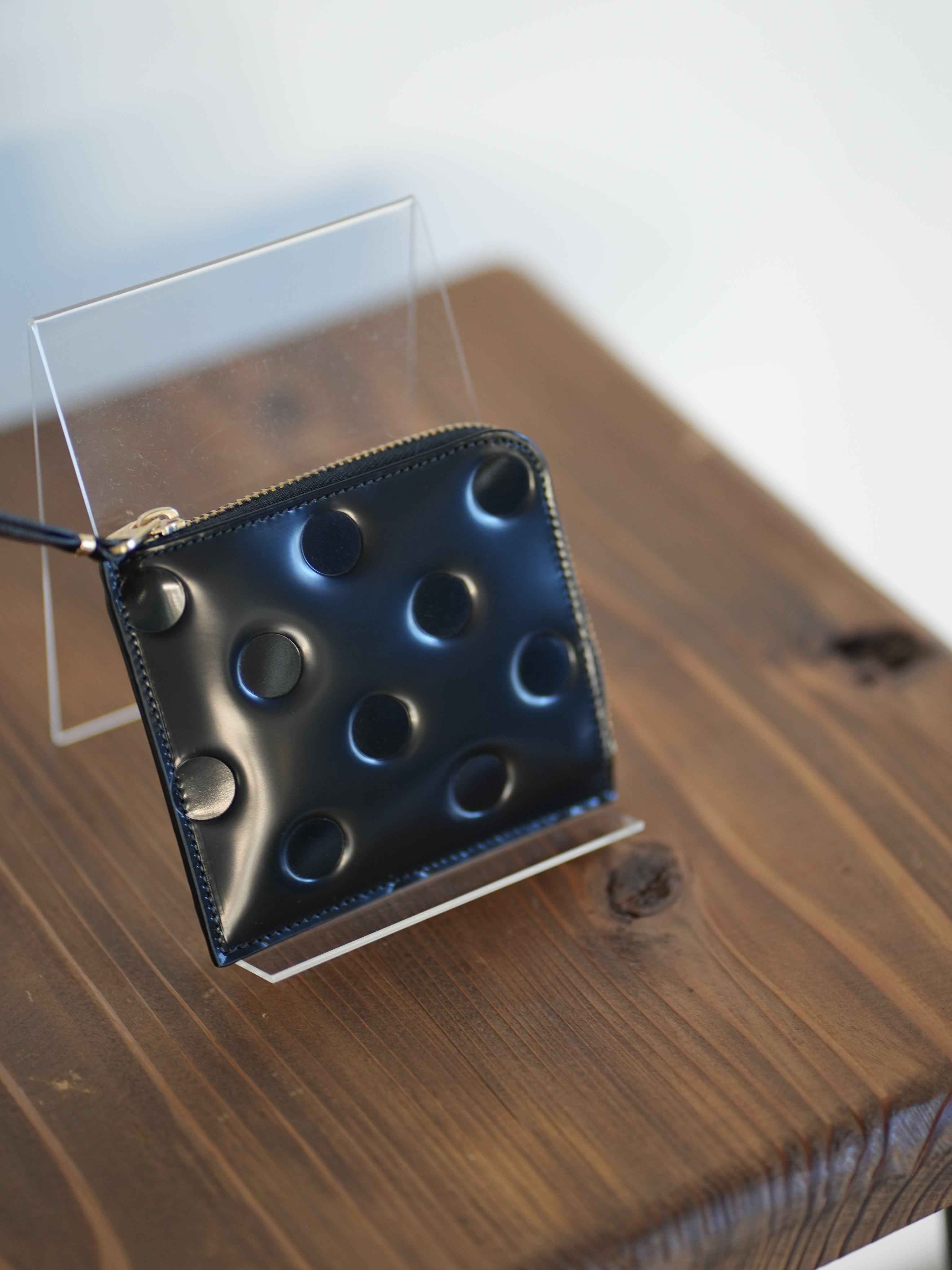 DOTS EMBOSSED LEATHER LINE(L字型ZIP WALLET)