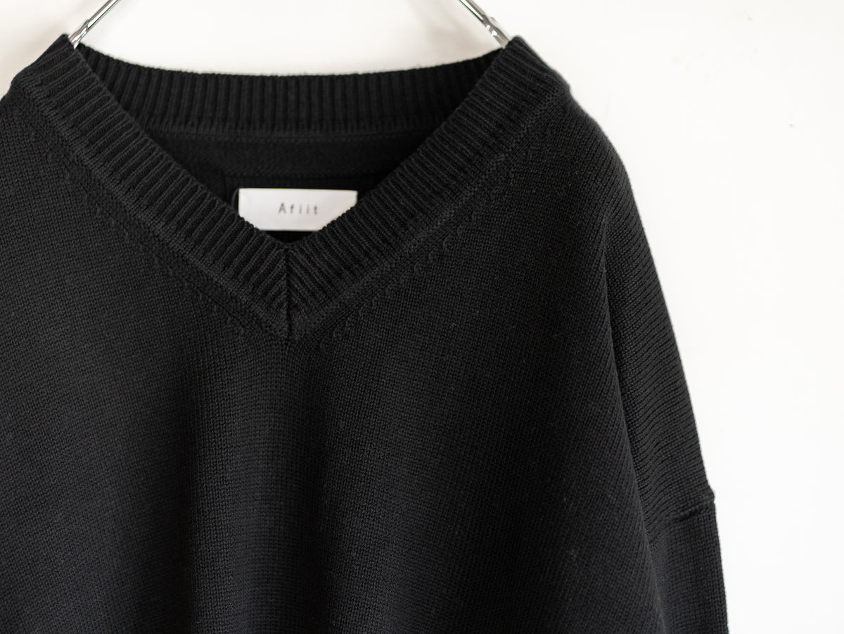 V-NECK KNIT