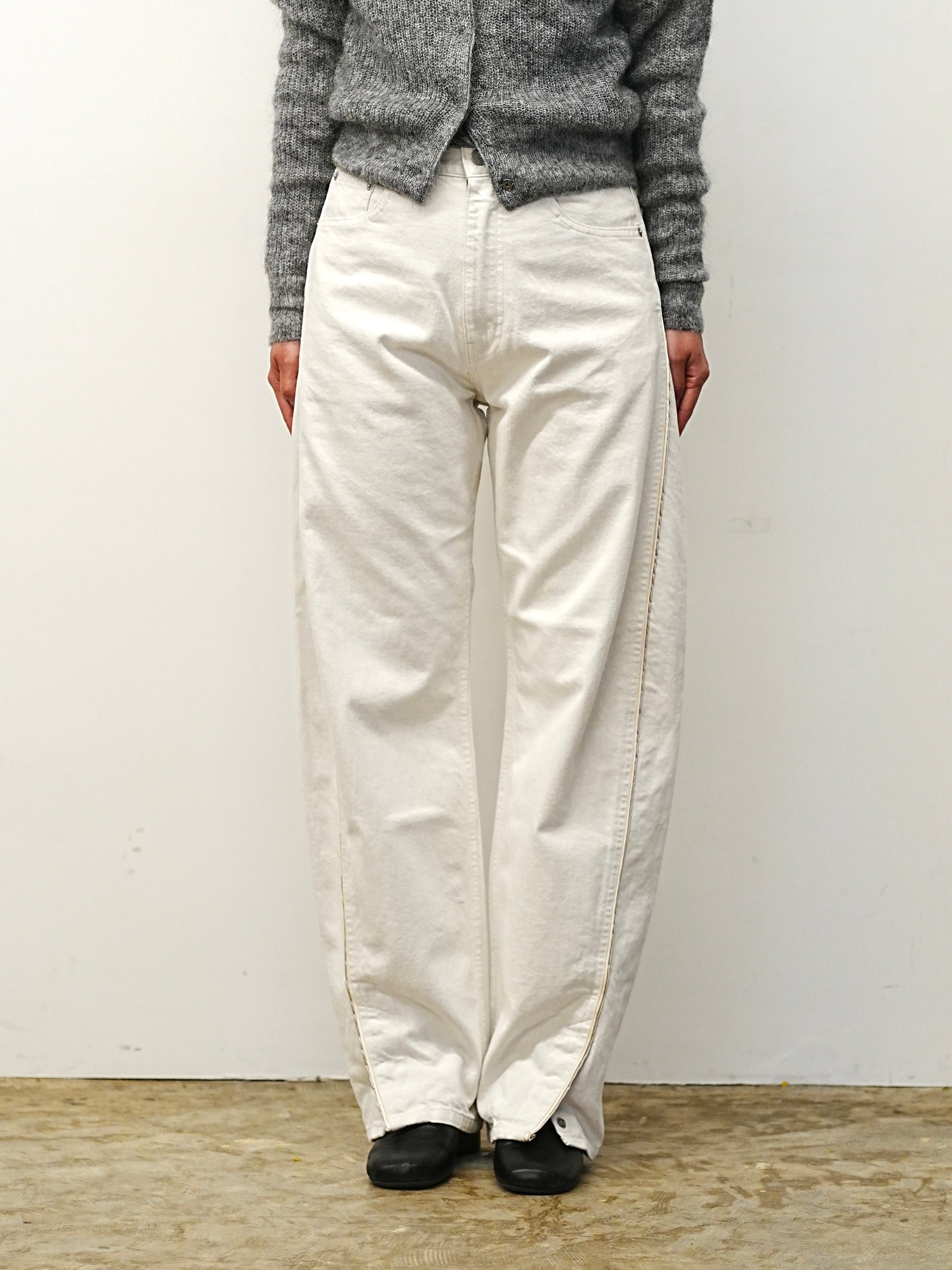 TWIST LINE WASHED STRAIGHT DENIM