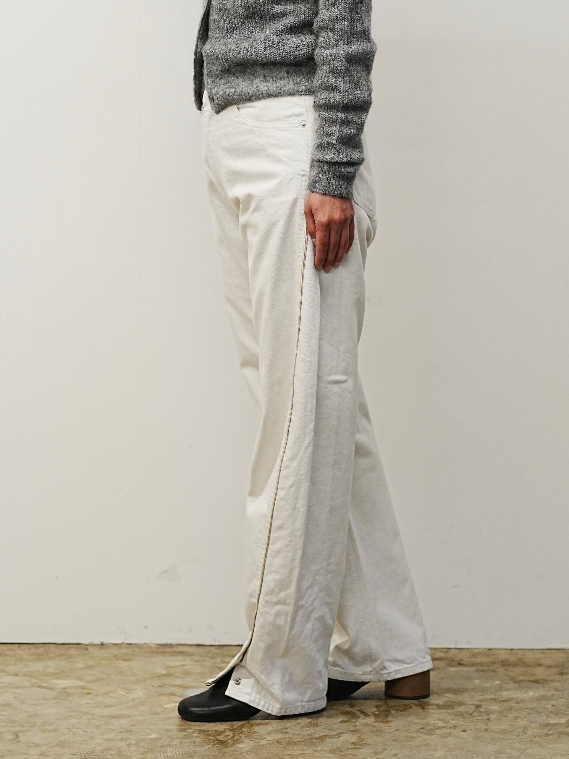 TWIST LINE WASHED STRAIGHT DENIM