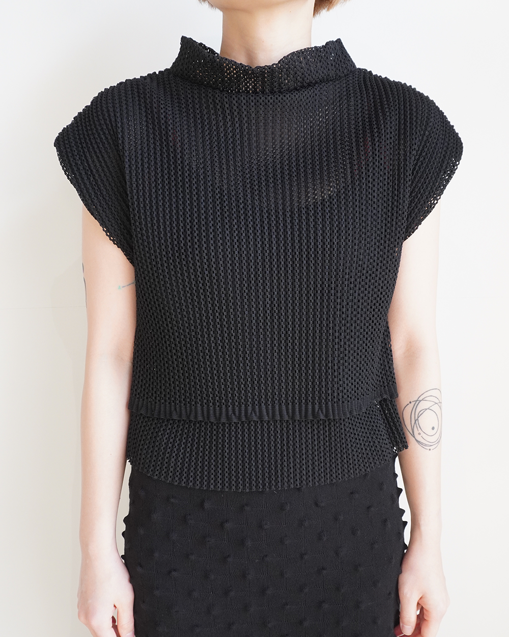 [40%OFF]LAYER PULLOVER/Knitlike Lace Pleats(BLACK)