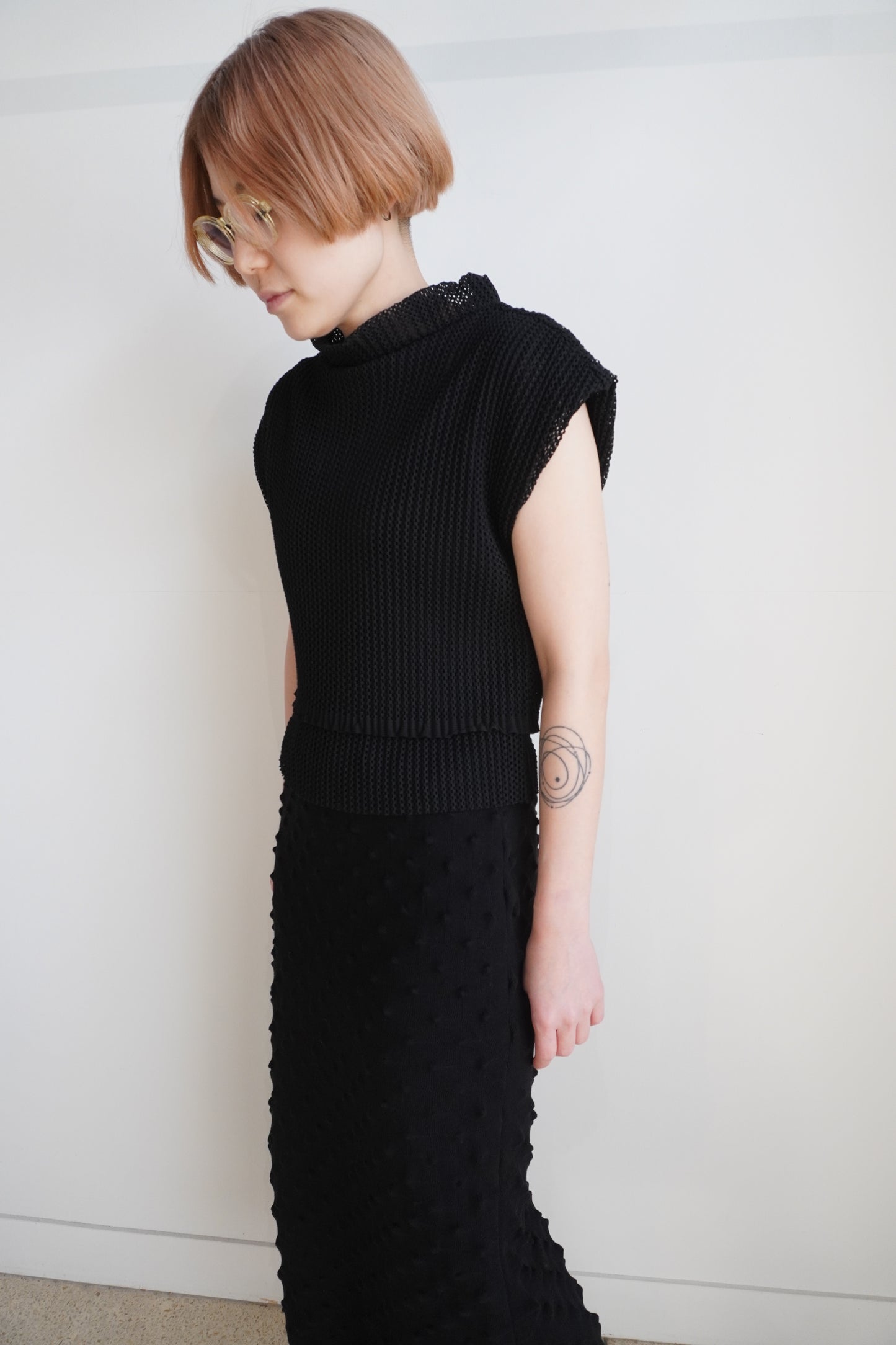 LAYER PULLOVER/Knitlike Lace Pleats(BLACK)
