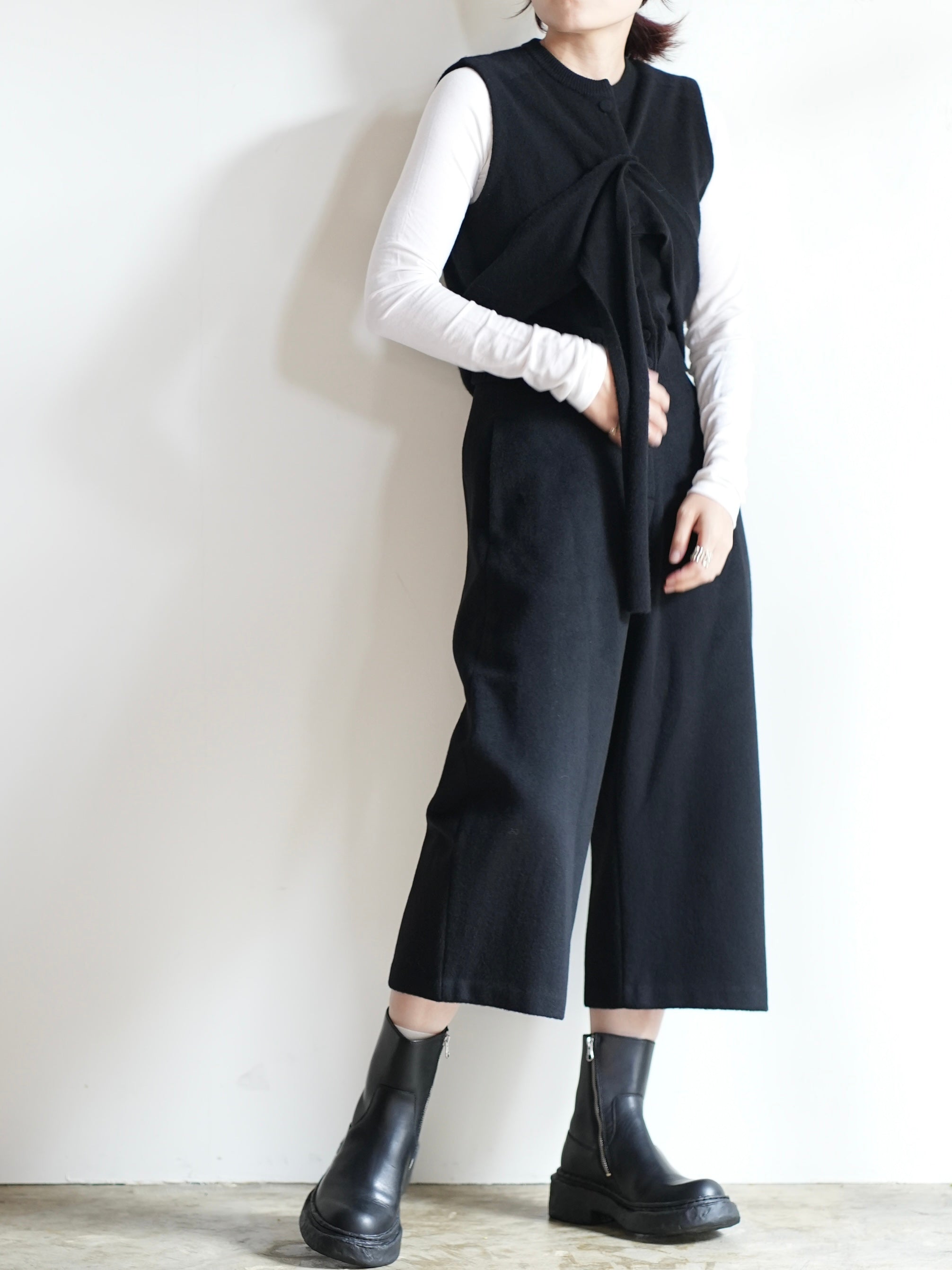 CASHMERE STRIPED KNIT VEST WITH LONG SCARF