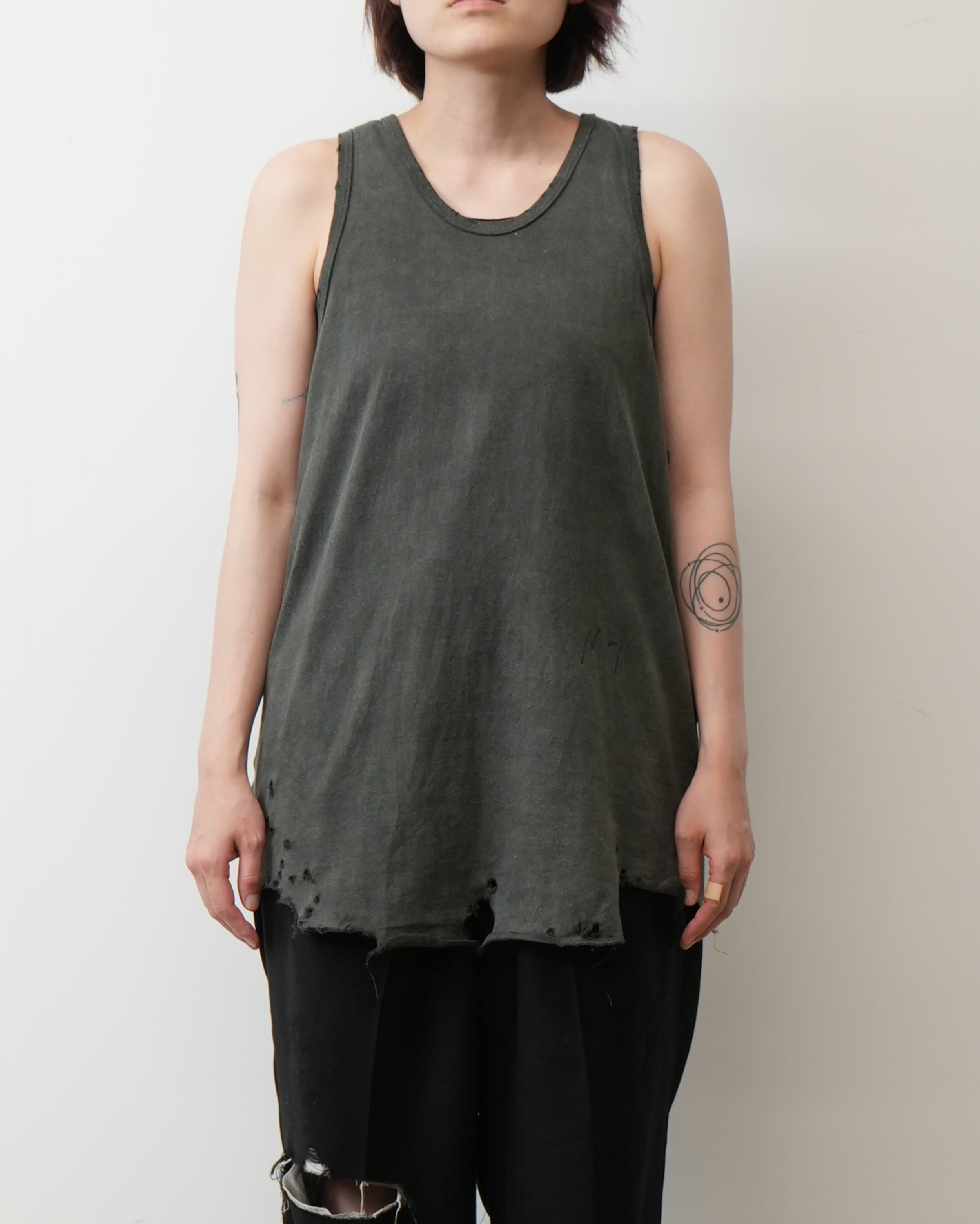 DAMAGE TANK TOP(BLACK)