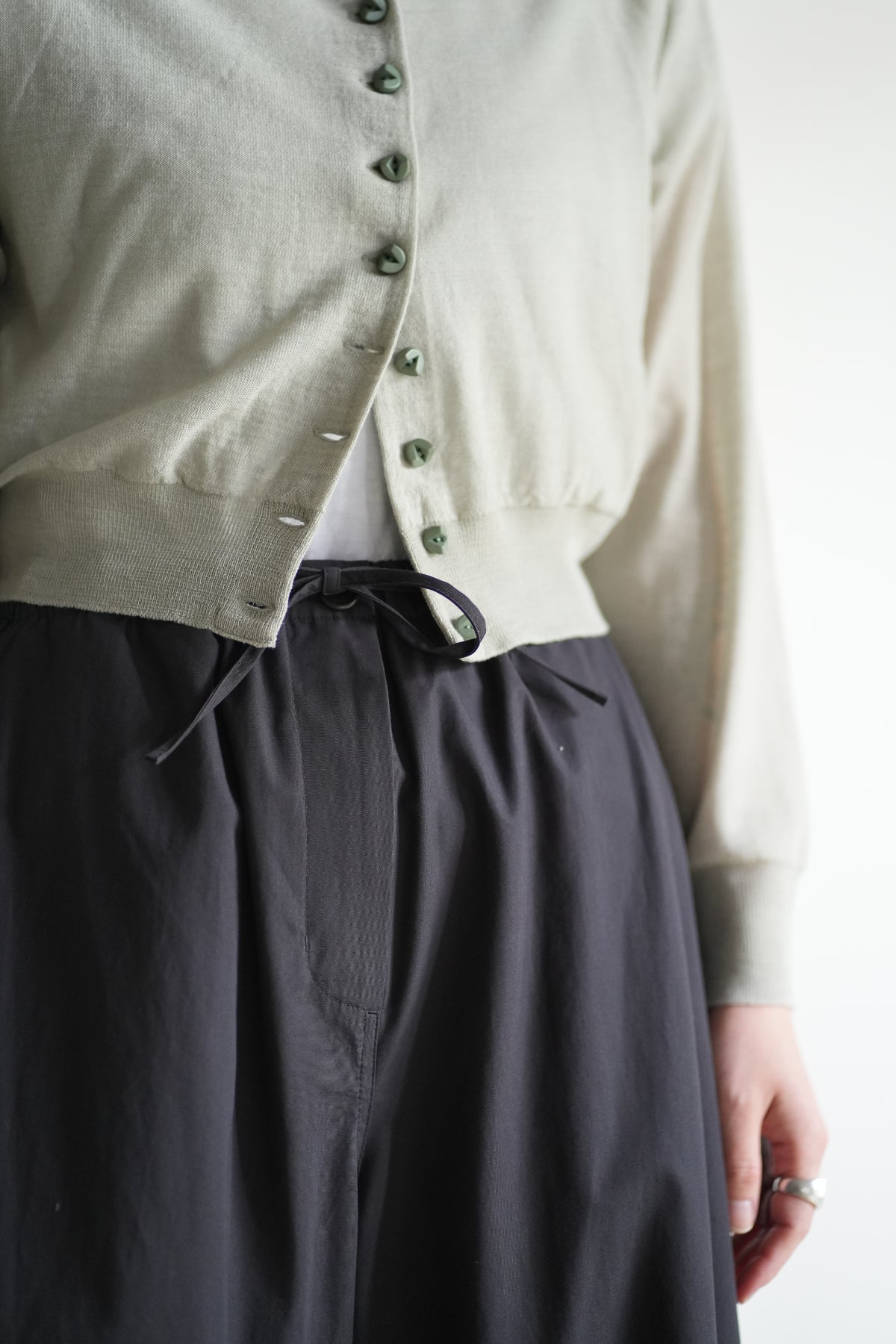 WOMEN'S DRAWSTRING CAPRI PANTS