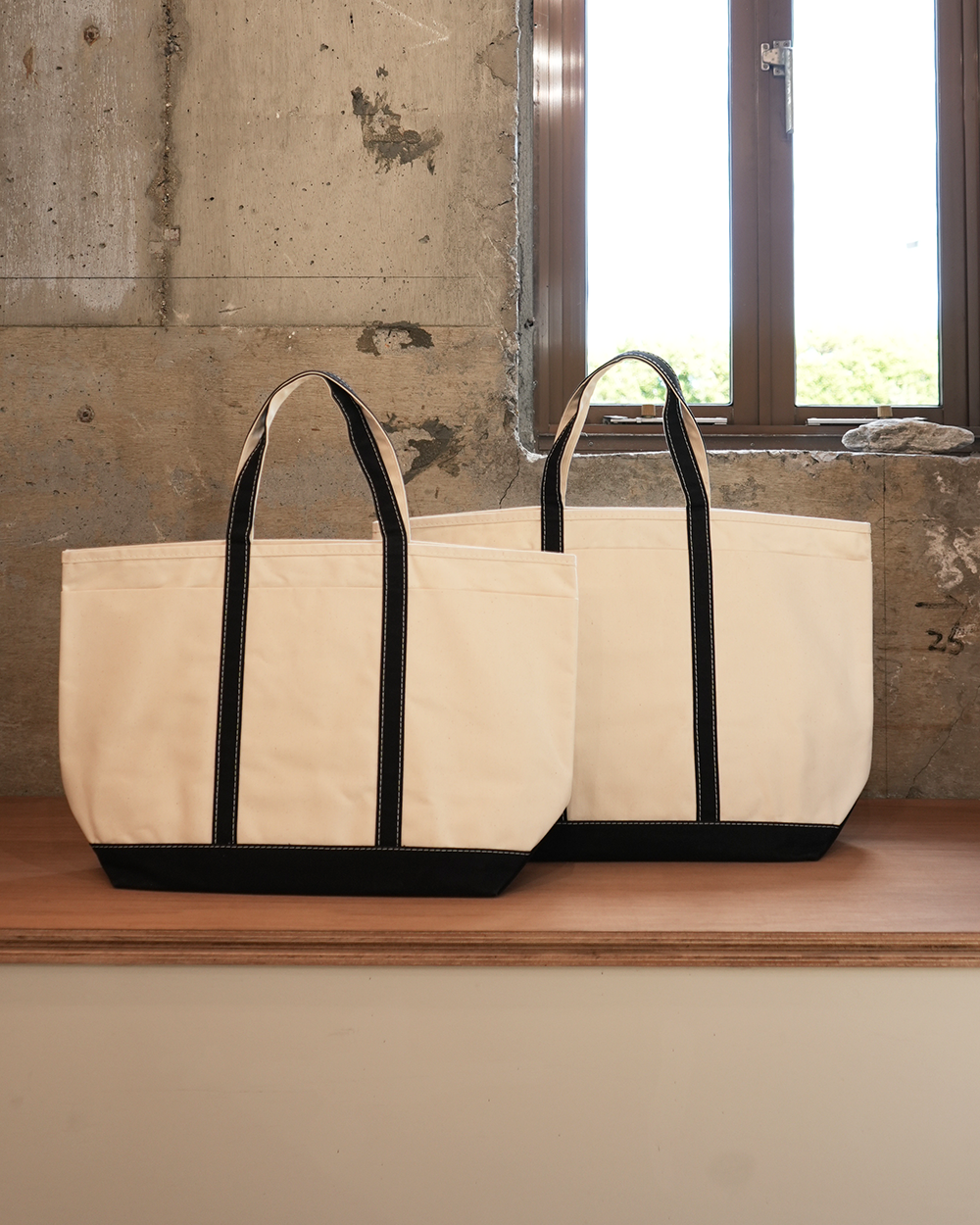 【予約注文】Base Field Tote (White×Black)