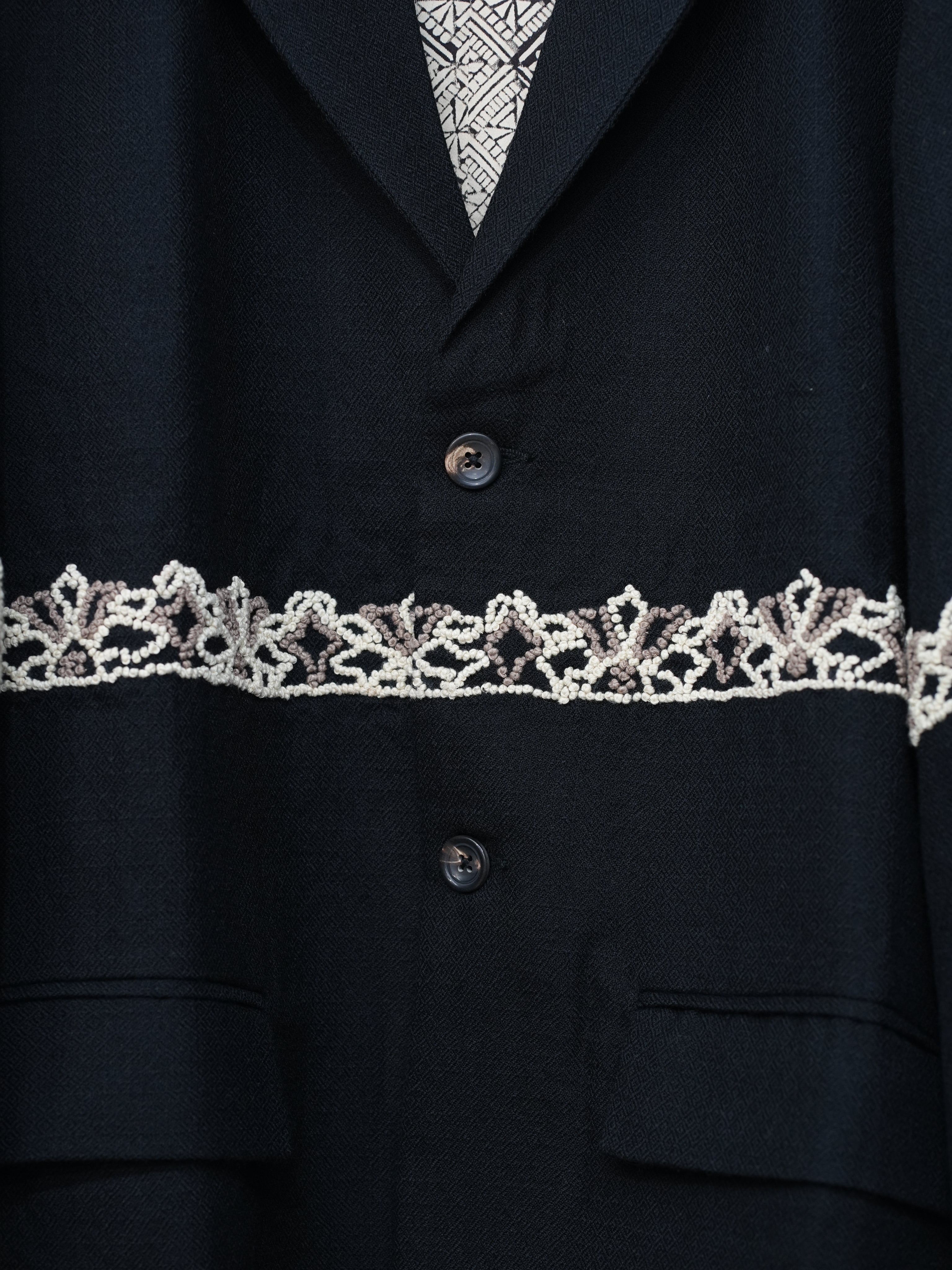 Two Button Blazer(Black/Ecru/Beige)