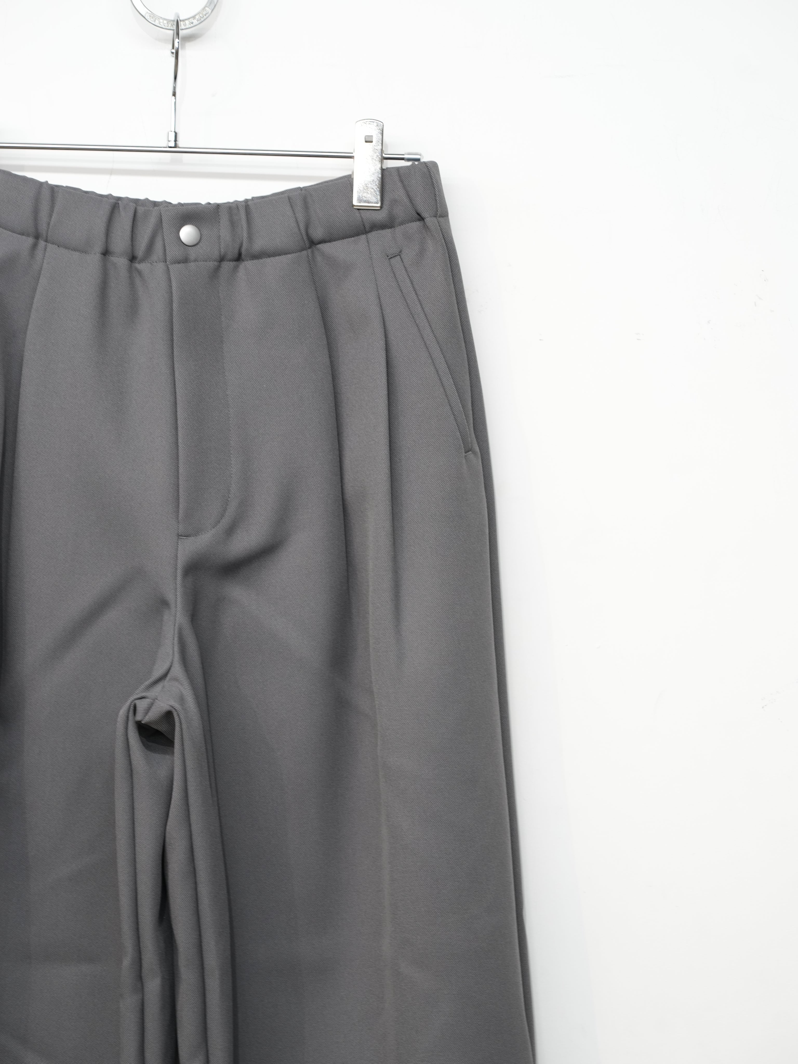 DRAPE TUCK PANTS