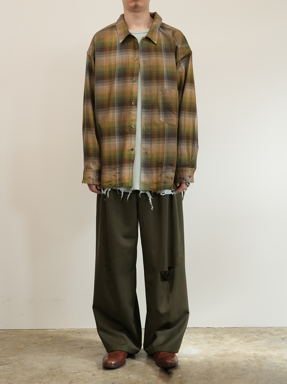 WOOL DAMAGE WIDE SLACKS(DARK OLIVE)