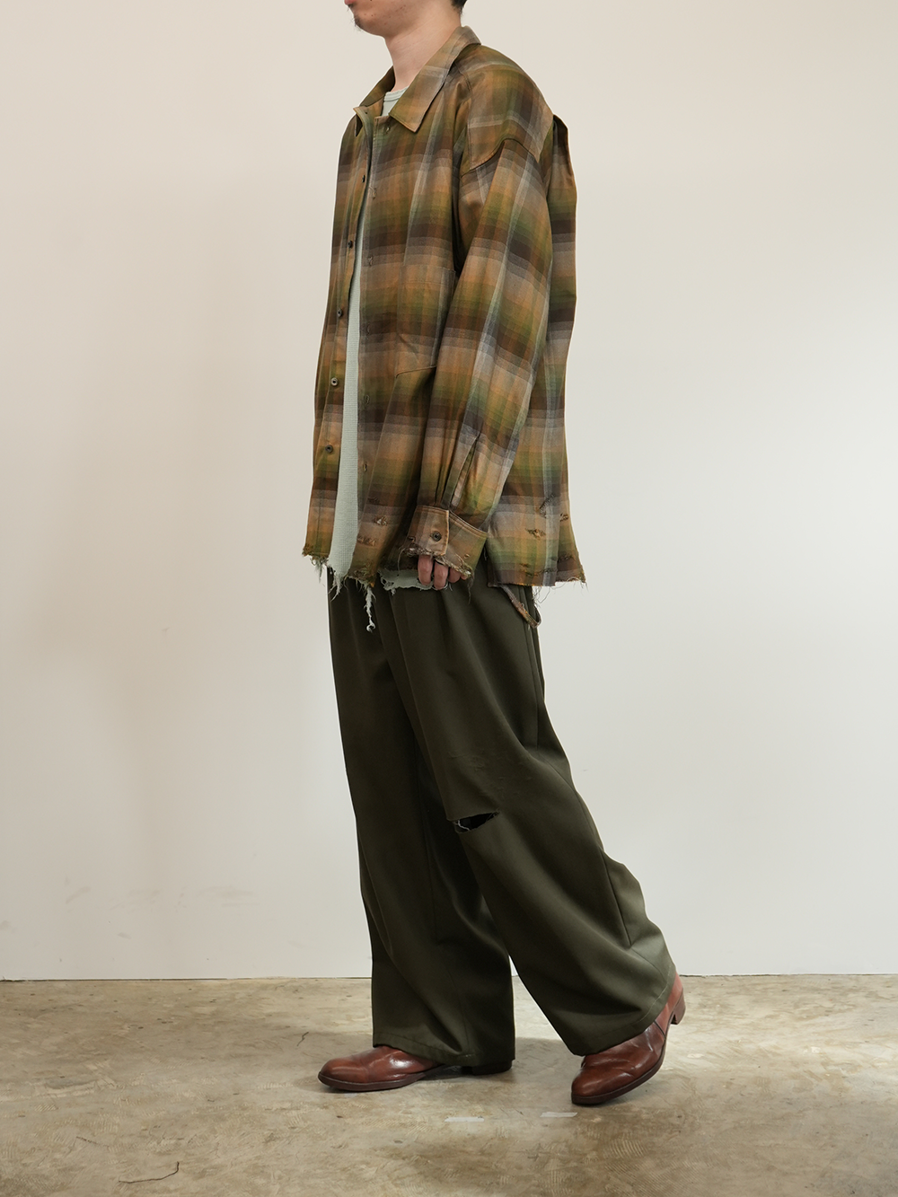 WOOL DAMAGE WIDE SLACKS(DARK OLIVE)