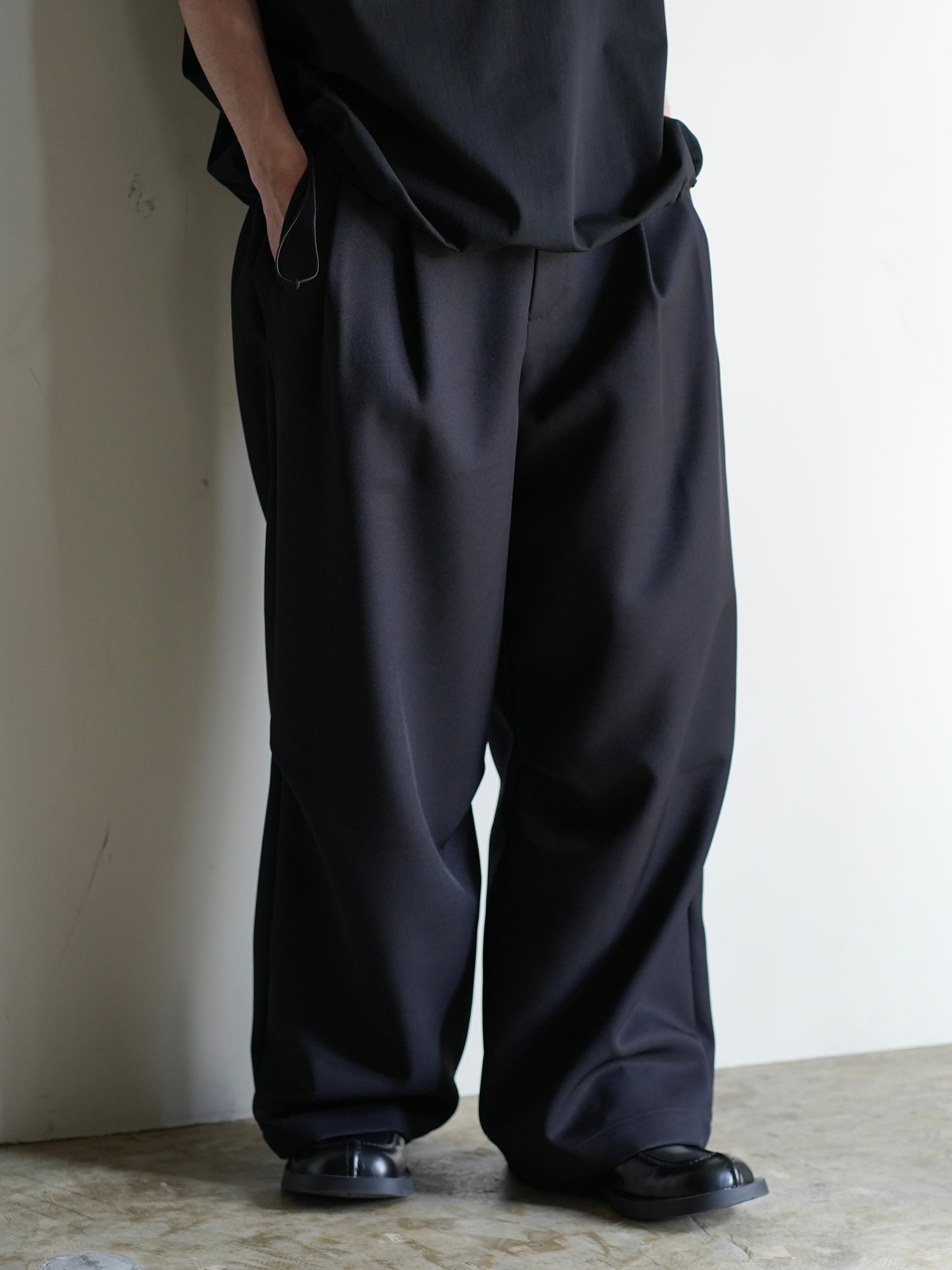 DRAPE TUCK PANTS