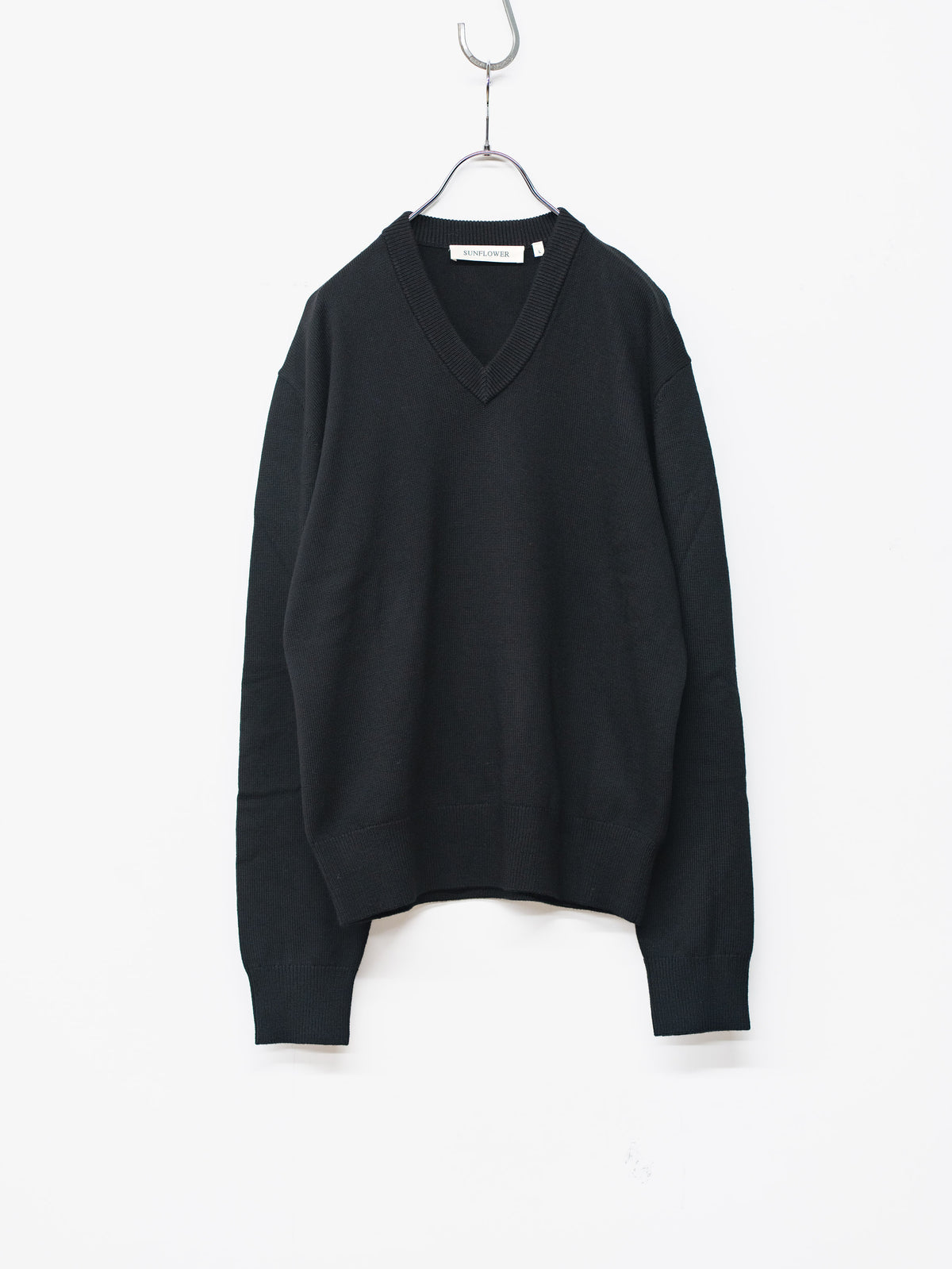 MOON MERINO V NECK