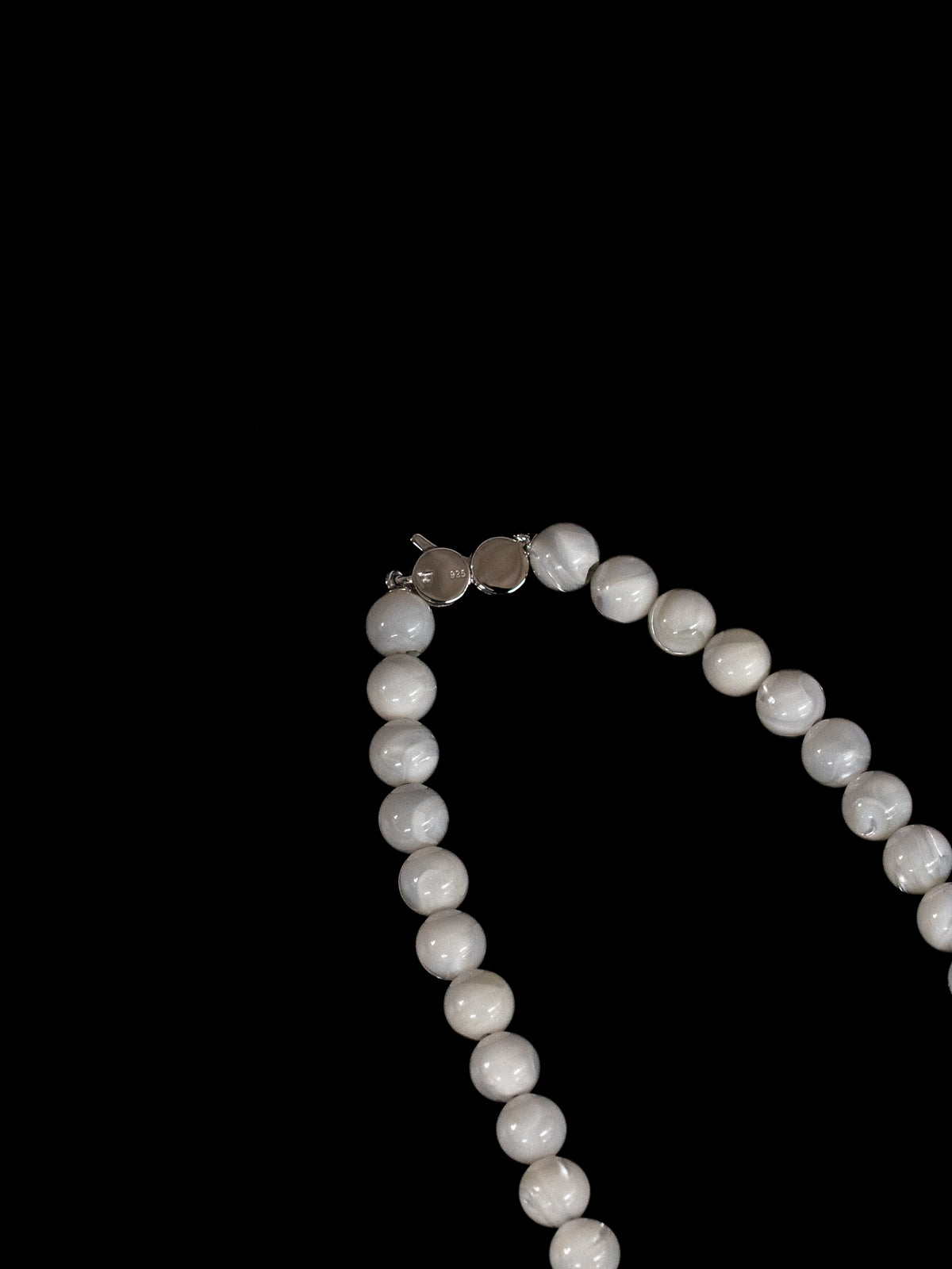 Cove Necklace White MOP