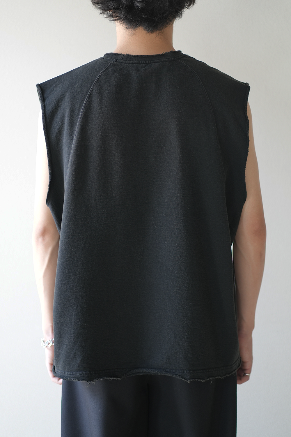 SLEEVELESS AGING T-SHIRT(BLACK)