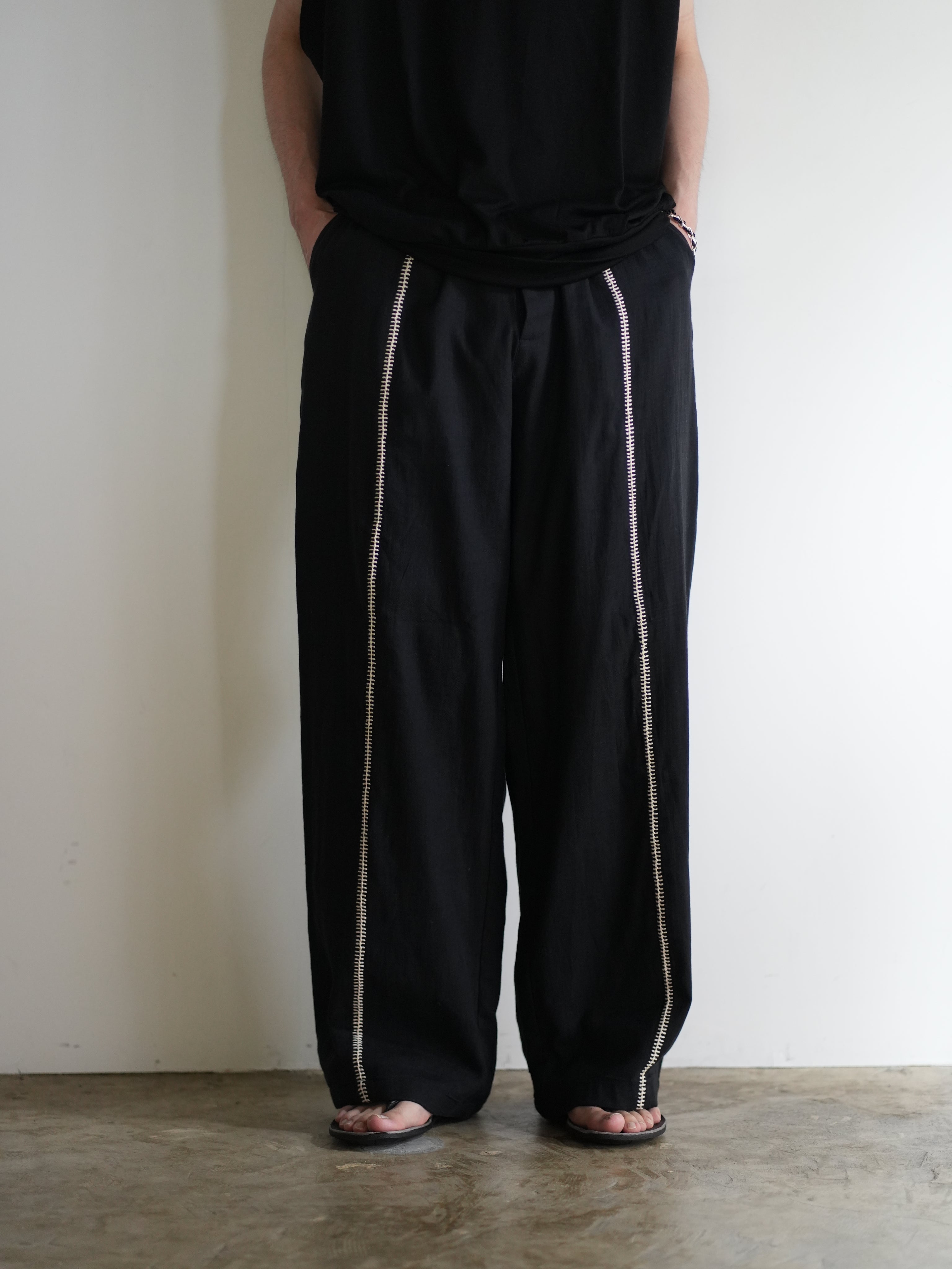 Rabari Sultan Pant(Black/Ecru)