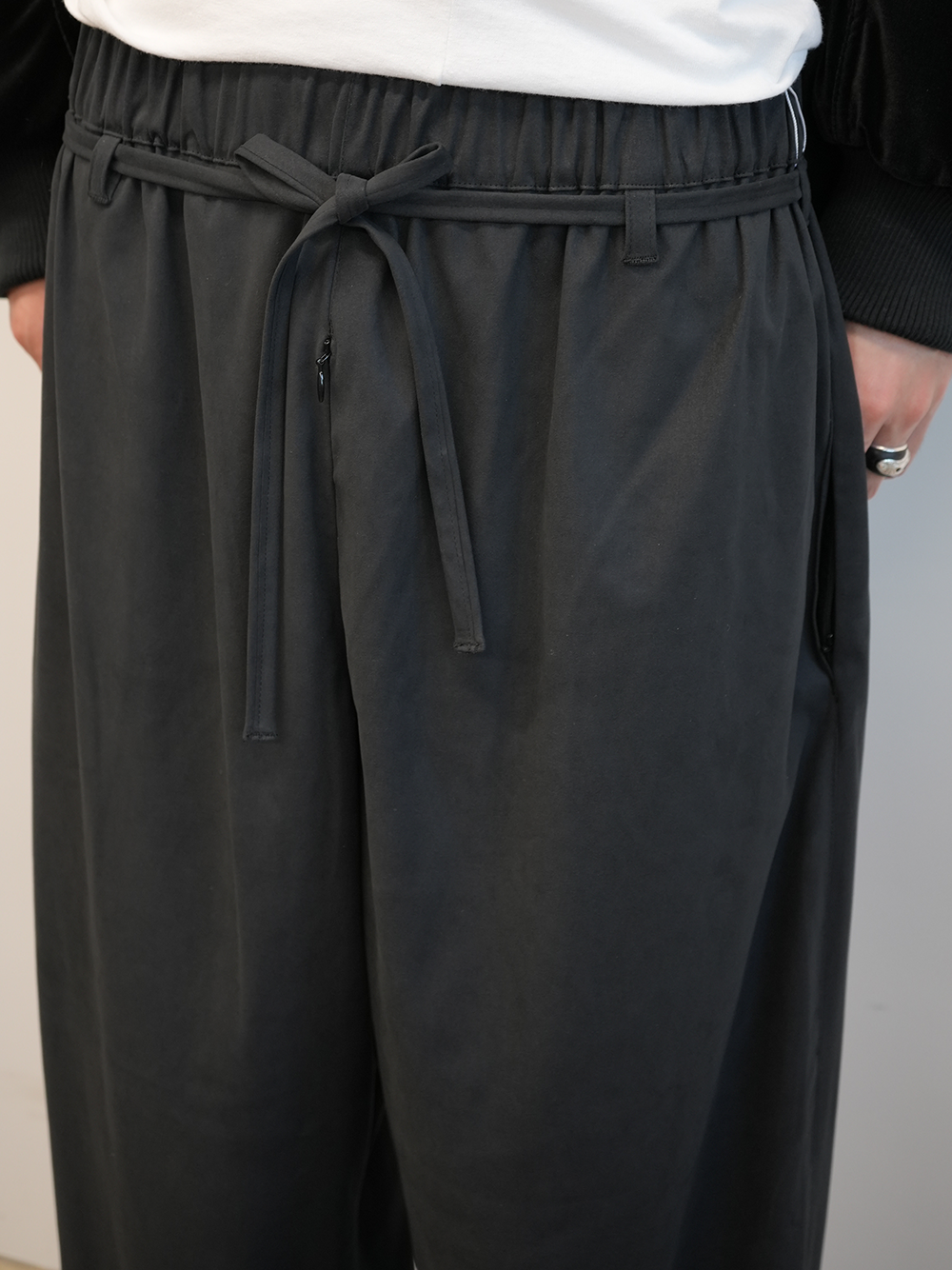 GATHER EASY SLACKS(BLACK)