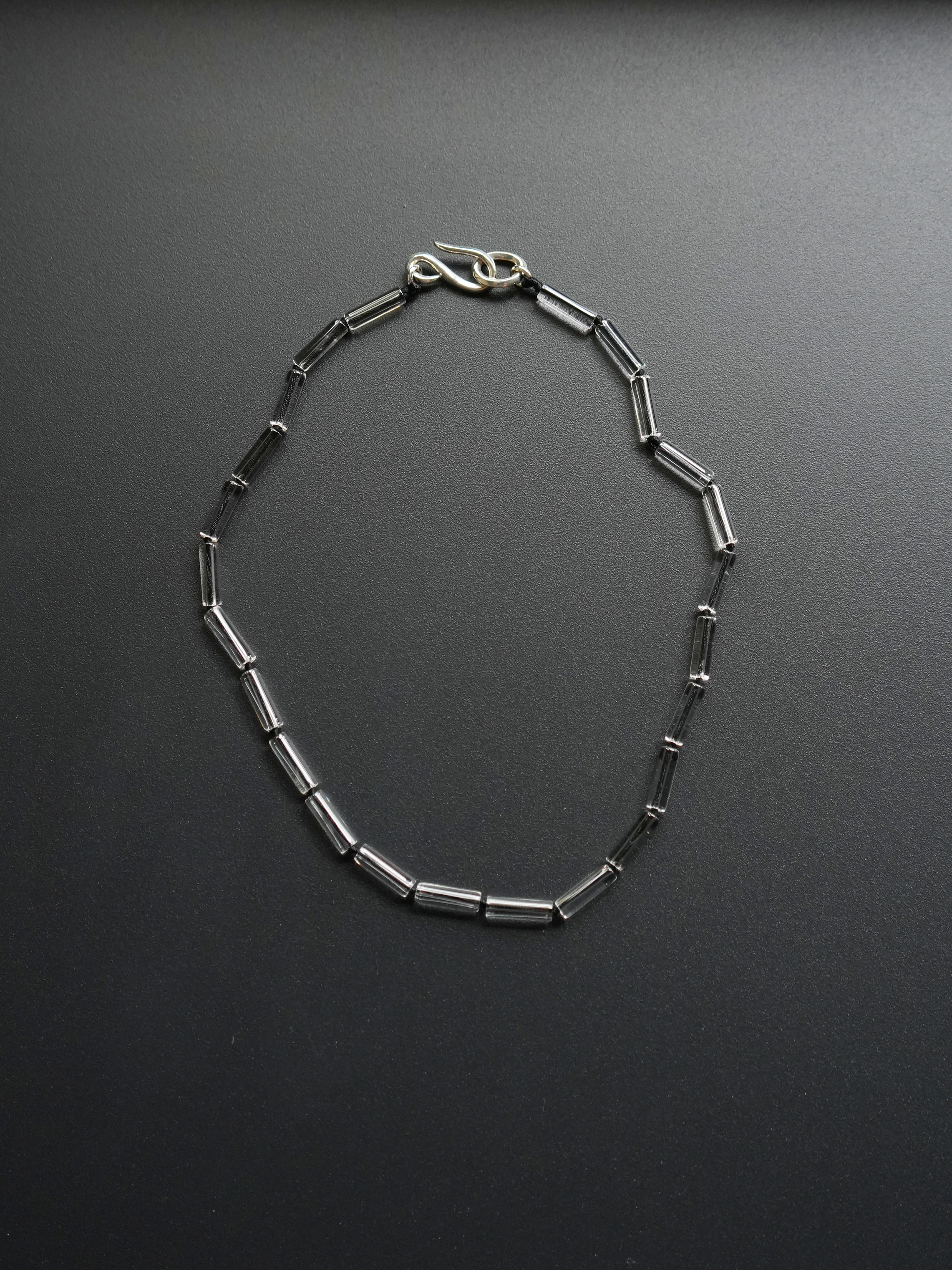 SMALL TUBE CRYSTAL NECKLACE