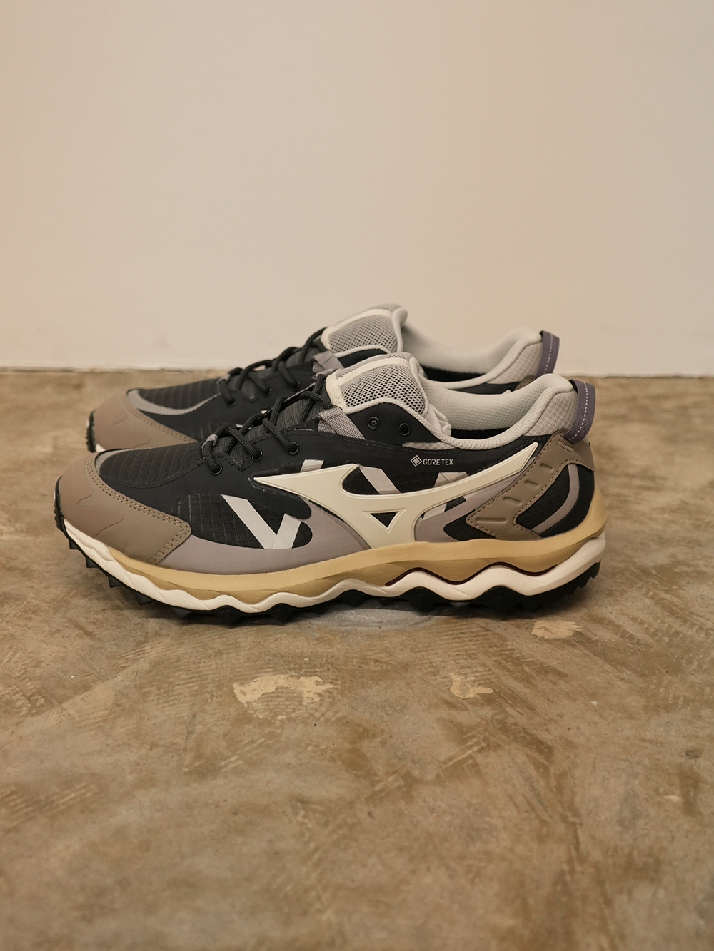 WAVE MUZIN TL GX(DARK GRAY×OFF WHITE×BEIGE)