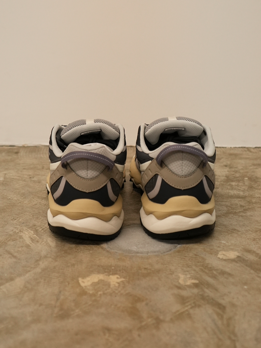 WAVE MUZIN TL GX(DARK GRAY×OFF WHITE×BEIGE)