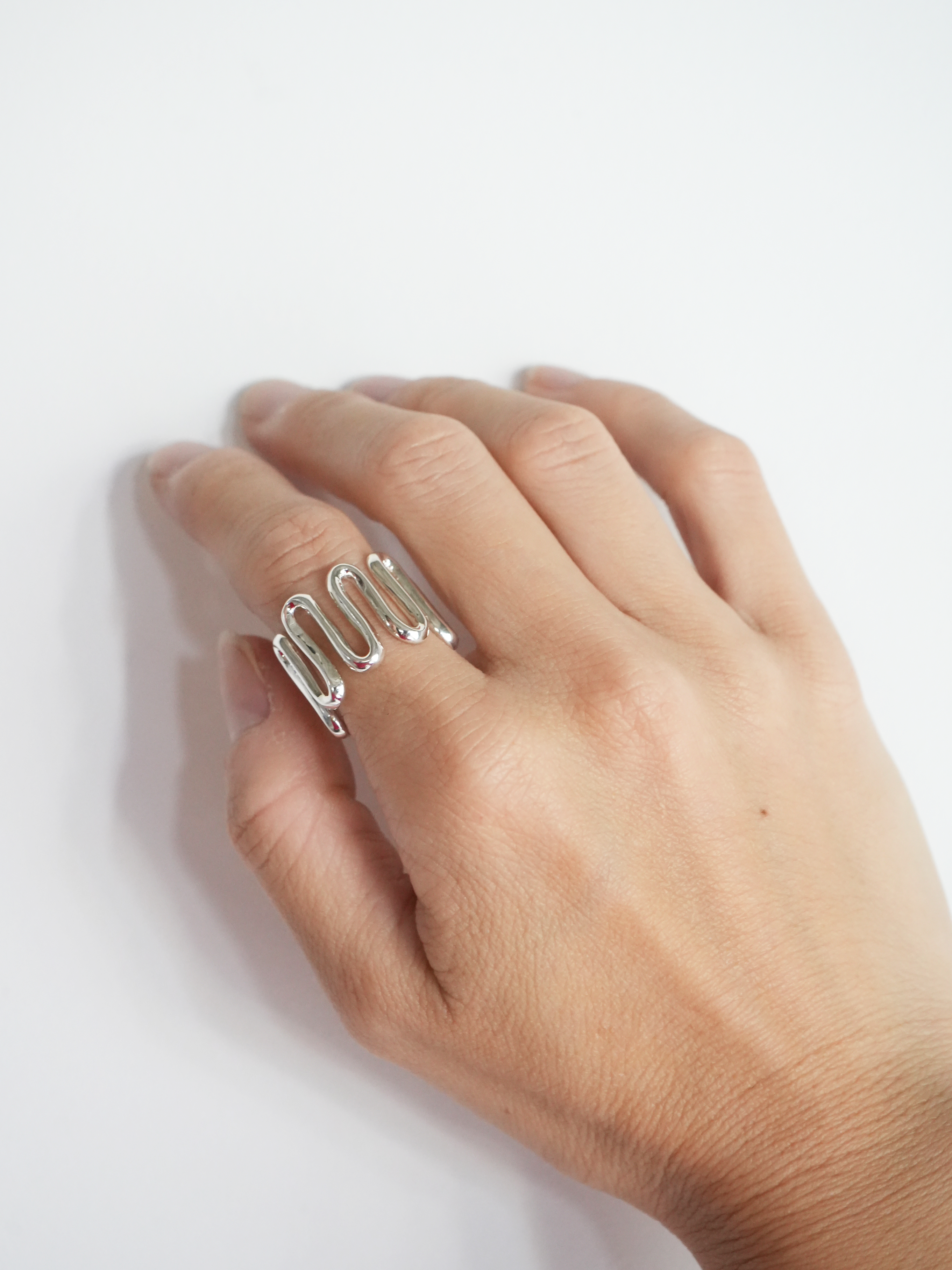 FICKLE RING