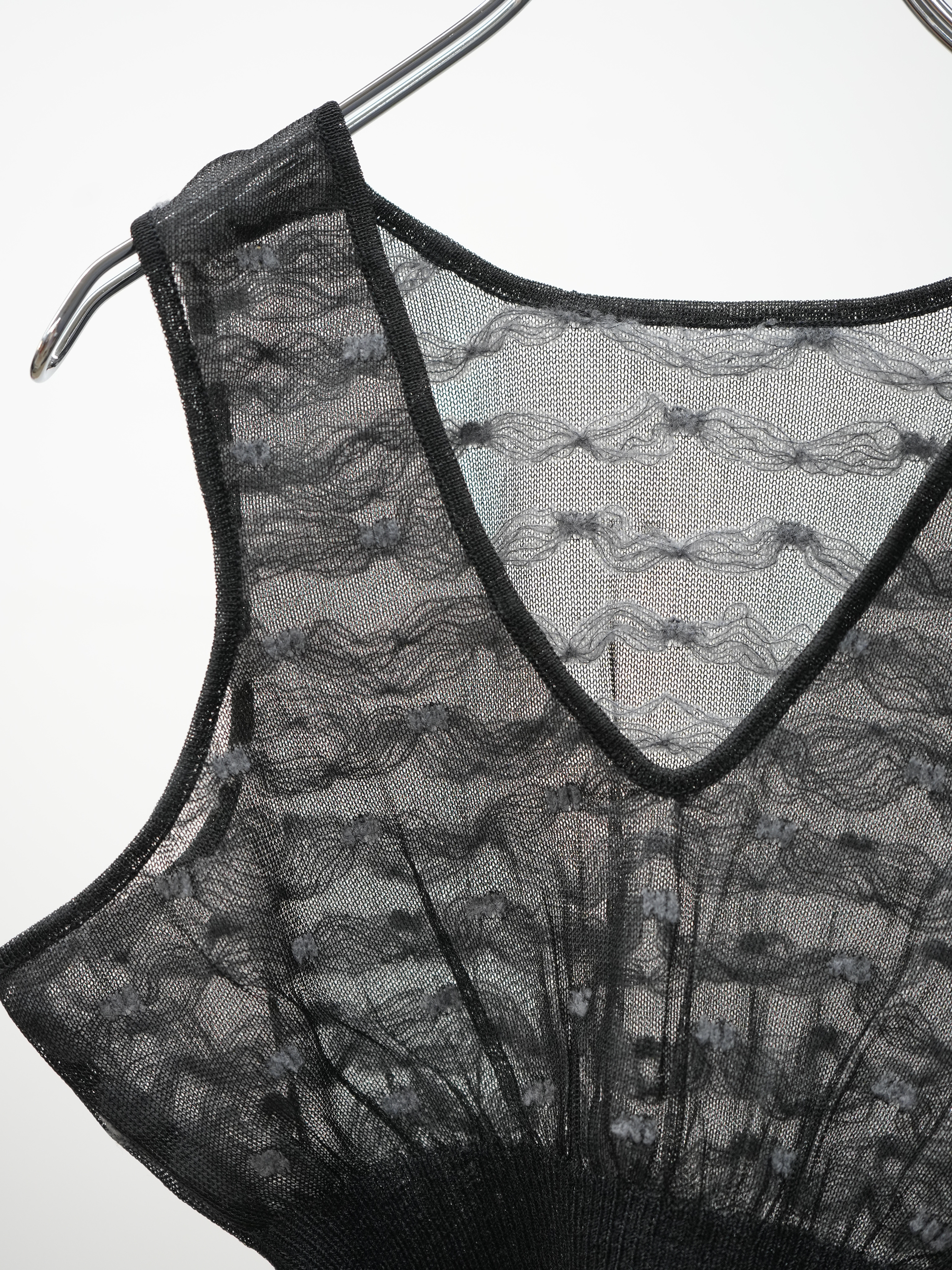 JACQUARD V/N SHEER TOPS
