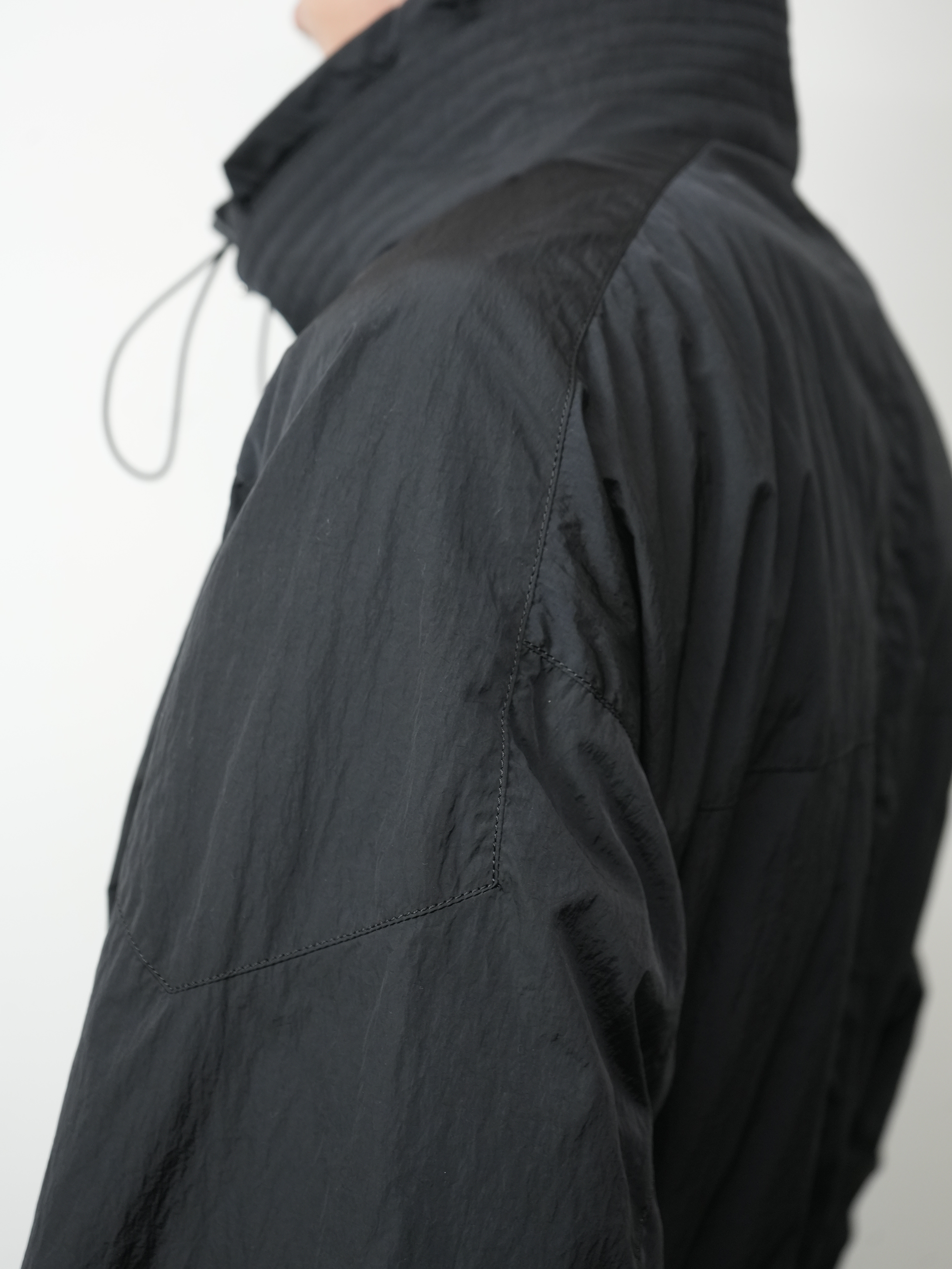 NYLON PULLOVER JACKET(BLACK)