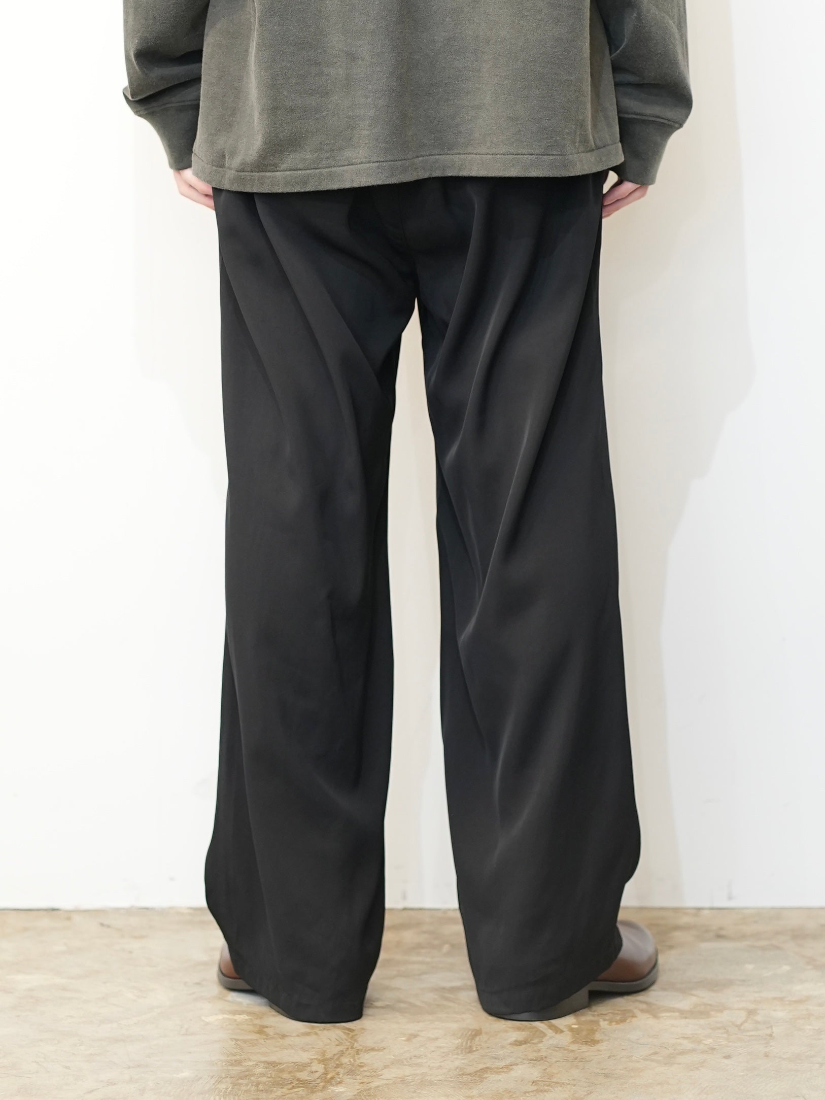 VISCOSE BELT-LESS TROUSERS(BLACK)