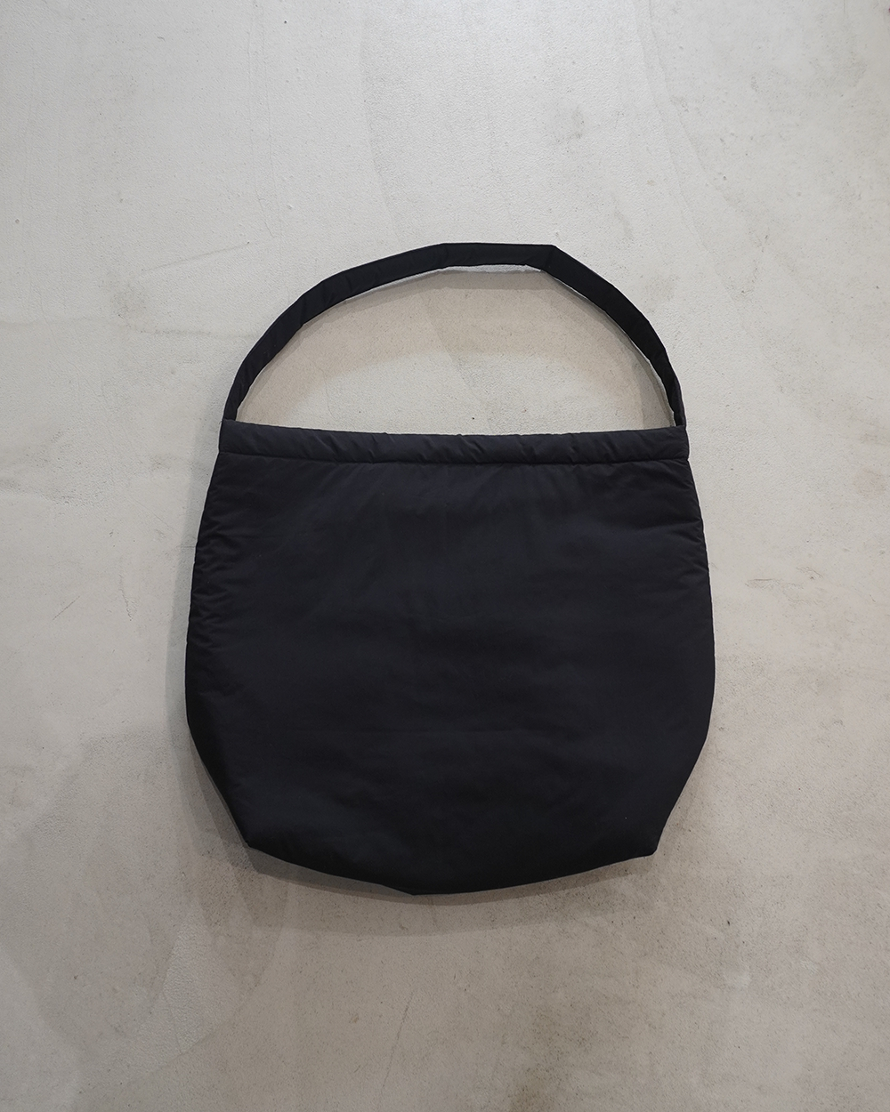 PUFF BIG SHOULDER BAG(BLACK)